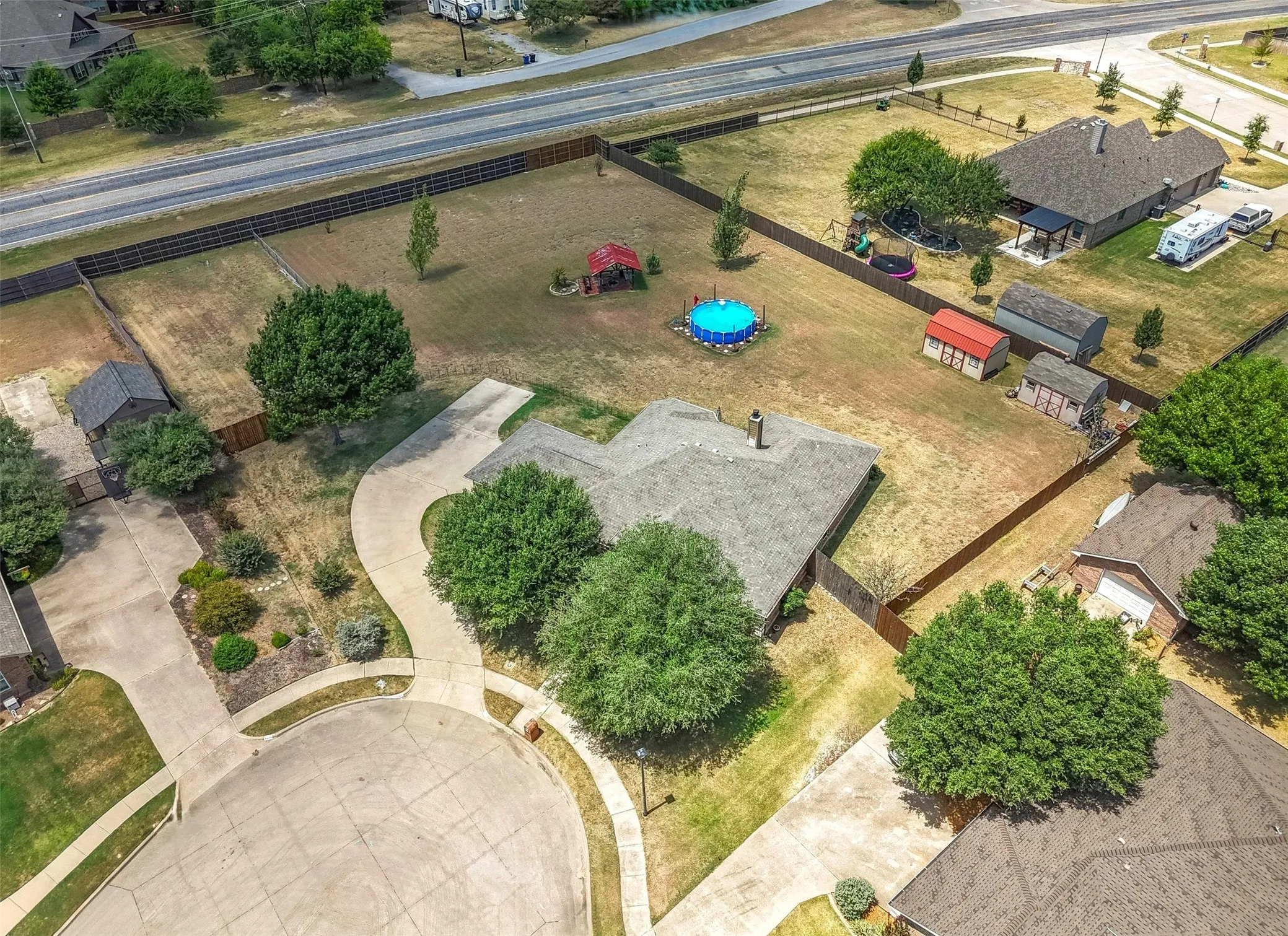 Single Family Residence For Sale in Ellis County , 4621 Cedar Run Drive, Midlothian, Texas 76065, 4 Bedroom, 2 Bathroom, 2 Garage spaces, 2,338 Sqft, built in 2005, mls#21347515, Real Estate Agent in Midlothian, Homes For Sale in Ellis county, Homes For Sale in Midlothian, Realtor in Midlothian Texas, Real Estate Brokerage Independent Realty Texas, Luminita Cordes Realtor