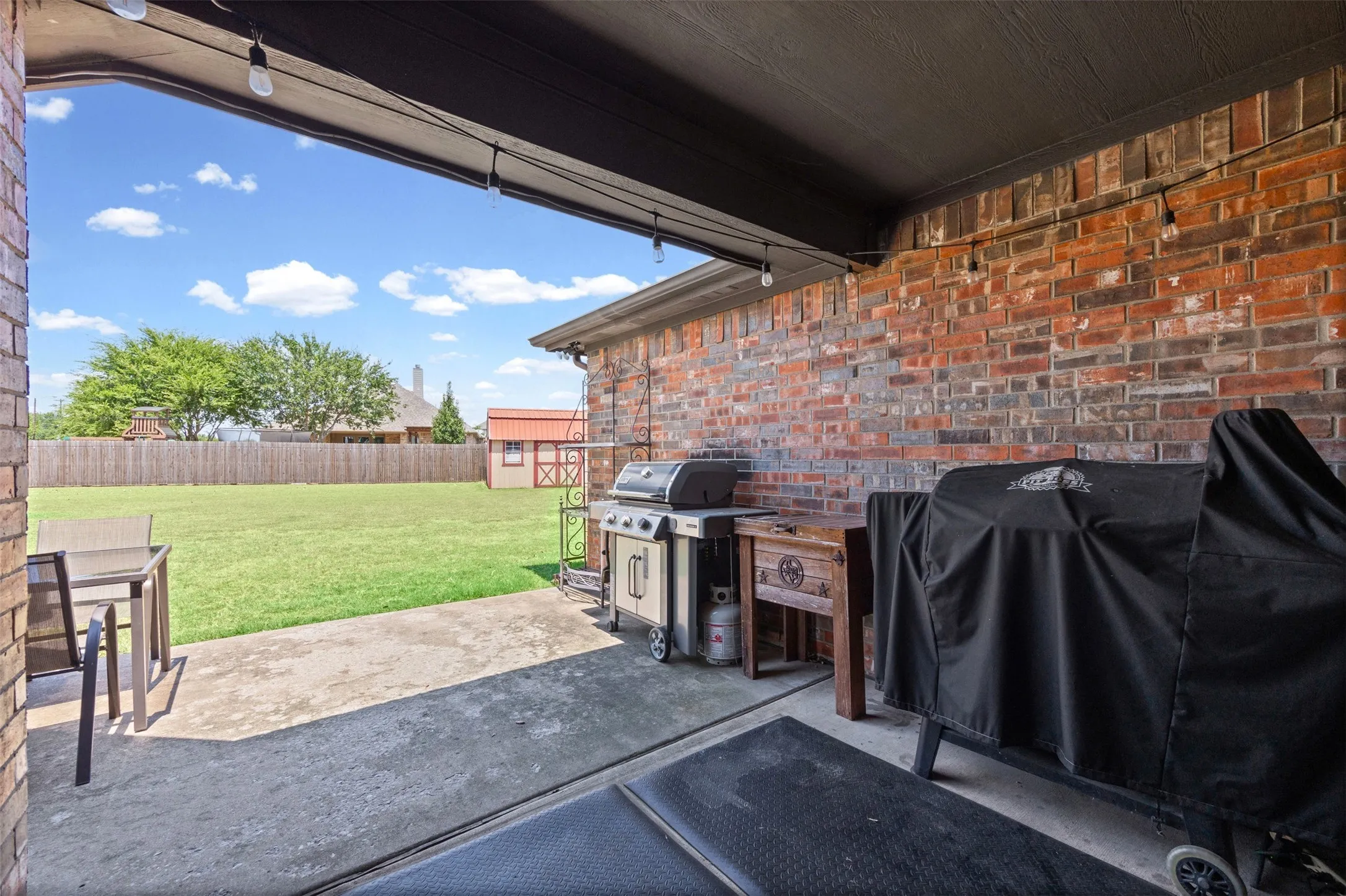 Single Family Residence For Sale in Ellis County , 4621 Cedar Run Drive, Midlothian, Texas 76065, 4 Bedroom, 2 Bathroom, 2 Garage spaces, 2,338 Sqft, built in 2005, mls#21347515, Real Estate Agent in Midlothian, Homes For Sale in Ellis county, Homes For Sale in Midlothian, Realtor in Midlothian Texas, Real Estate Brokerage Independent Realty Texas, Luminita Cordes Realtor