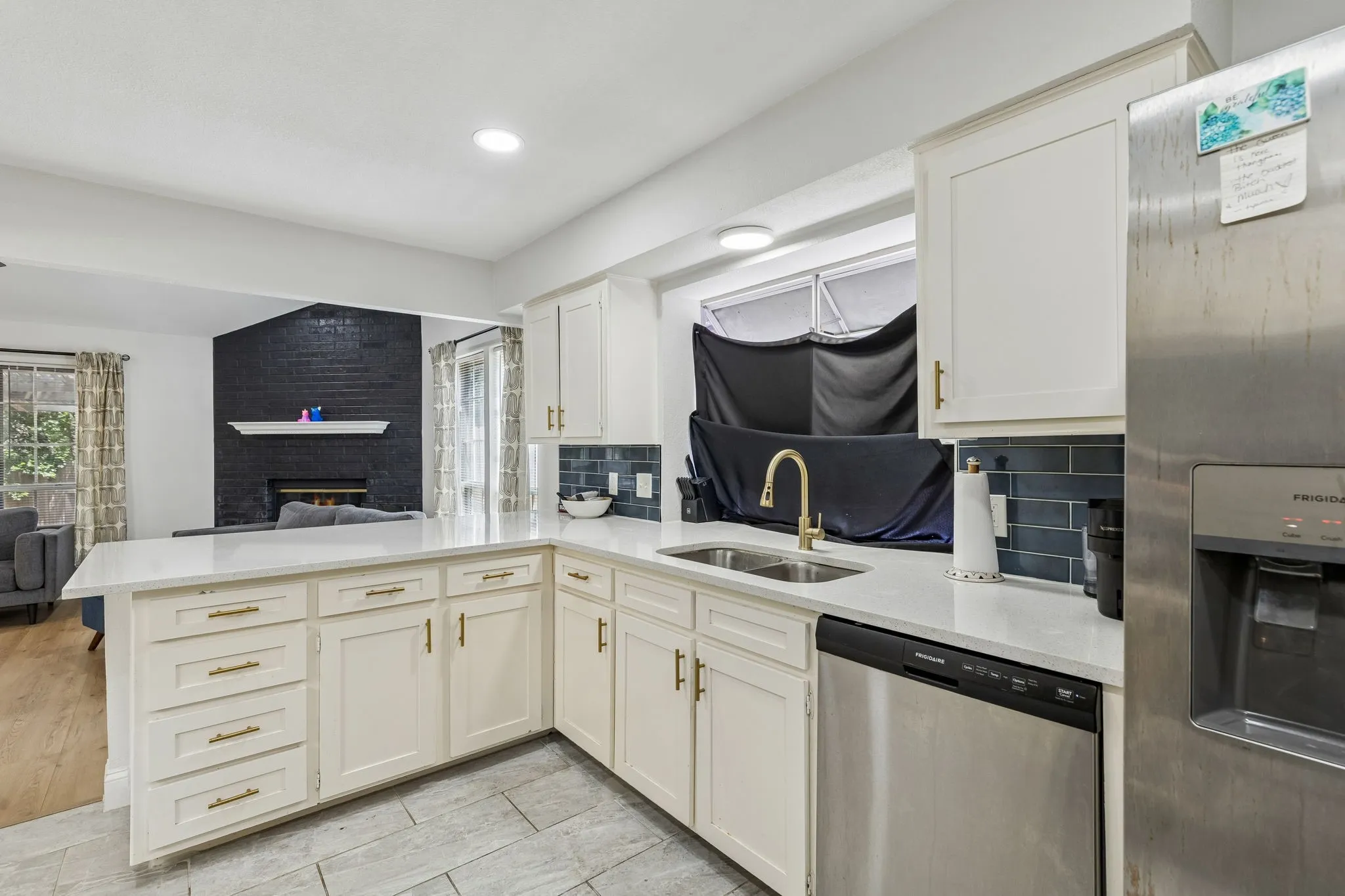 Single Family Residence For Sale in Tarrant County , 4311 Rockwood Trail, Arlington, Texas 76016, 3 Bedroom, 2 Bathroom, 2 Garage spaces, 1,620 Sqft, built in 1978, mls#21356693, Real Estate Agent in Arlington, Homes For Sale in Tarrant county, Homes For Sale in Arlington, Realtor in Arlington Texas, Real Estate Brokerage Independent Realty Texas, Luminita Cordes Realtor