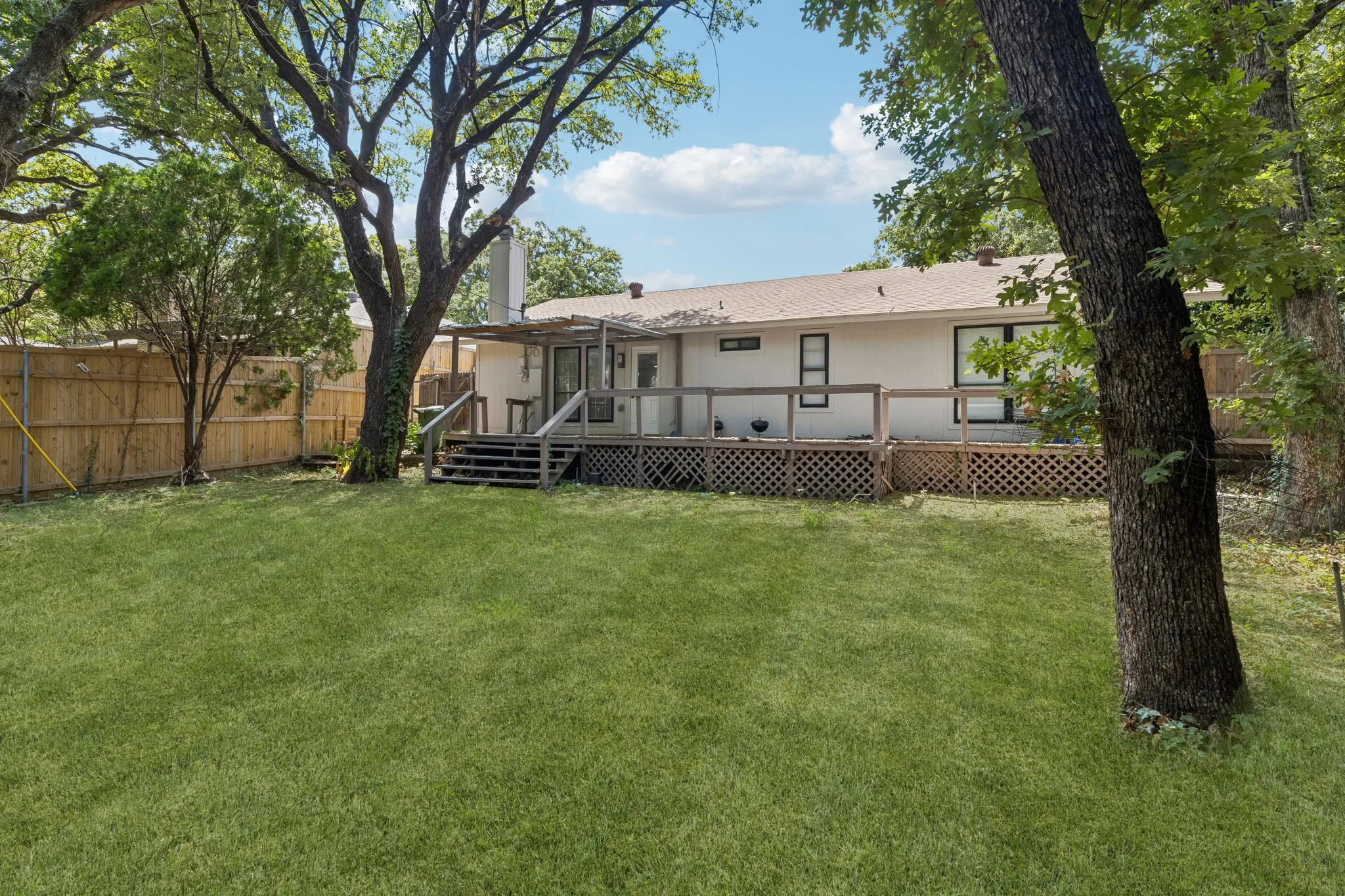 Single Family Residence For Sale in Tarrant County , 4311 Rockwood Trail, Arlington, Texas 76016, 3 Bedroom, 2 Bathroom, 2 Garage spaces, 1,620 Sqft, built in 1978, mls#21356693, Real Estate Agent in Arlington, Homes For Sale in Tarrant county, Homes For Sale in Arlington, Realtor in Arlington Texas, Real Estate Brokerage Independent Realty Texas, Luminita Cordes Realtor