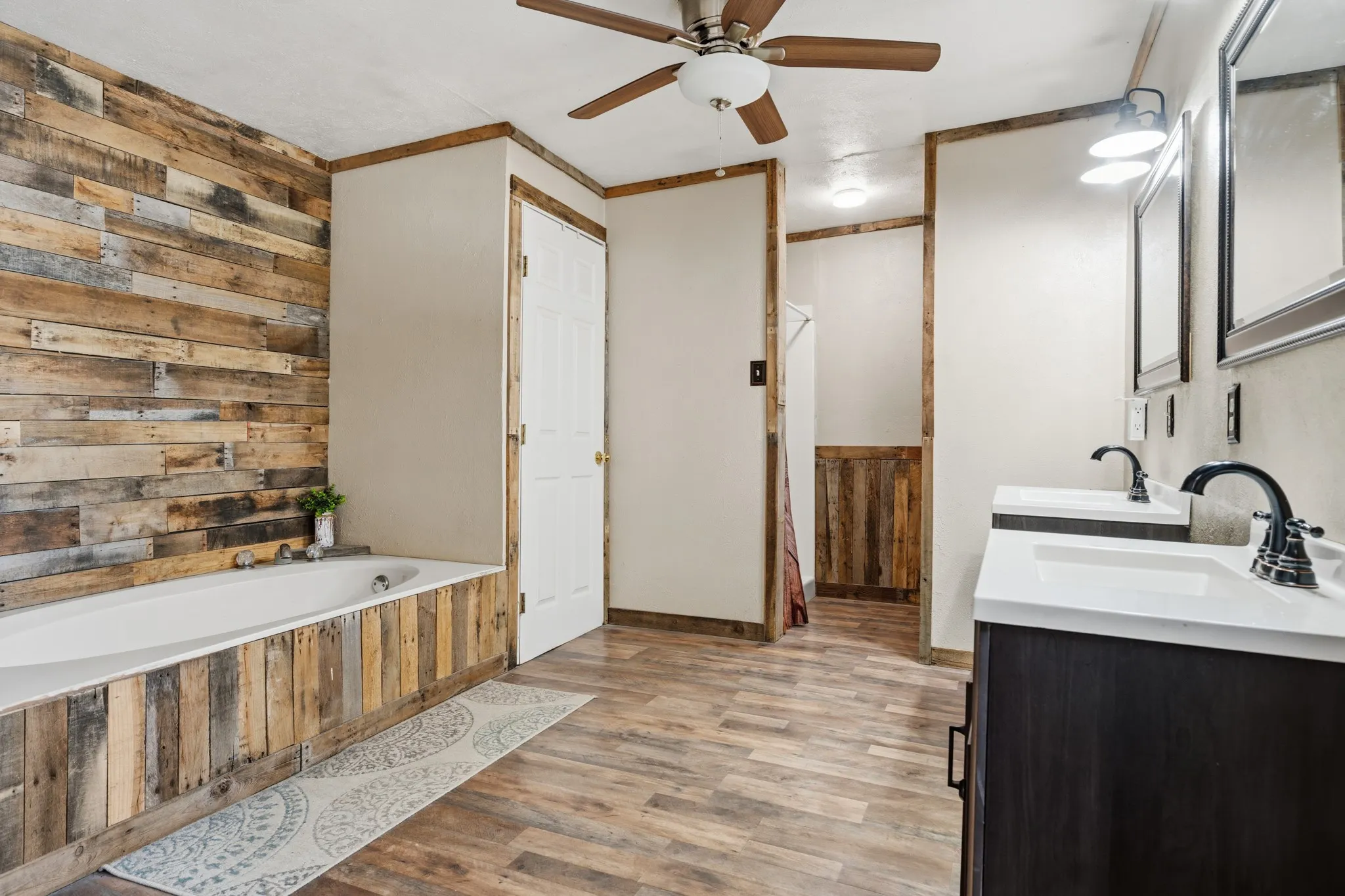 Manufactured Home For Sale in Collin County , 1695 Eastwood Road, Melissa, Texas 75454, 3 Bedroom, 2 Bathroom, 2 Garage spaces, 1,862 Sqft, built in 1969, Price $399,990, mls#21357295, Real Estate Agent in Melissa, Homes For Sale in Collin county, Homes For Sale in Melissa, Realtor in Melissa Texas, Real Estate Brokerage Independent Realty Texas, Luminita Cordes Realtor