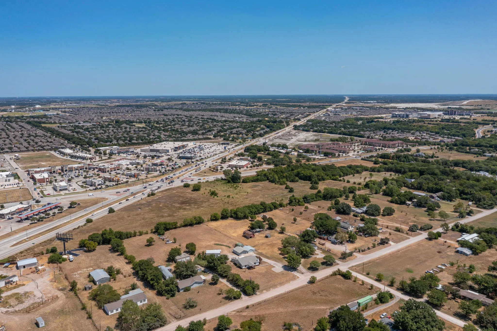 Manufactured Home For Sale in Collin County , 1695 Eastwood Road, Melissa, Texas 75454, 3 Bedroom, 2 Bathroom, 2 Garage spaces, 1,862 Sqft, built in 1969, Price $399,990, mls#21357295, Real Estate Agent in Melissa, Homes For Sale in Collin county, Homes For Sale in Melissa, Realtor in Melissa Texas, Real Estate Brokerage Independent Realty Texas, Luminita Cordes Realtor