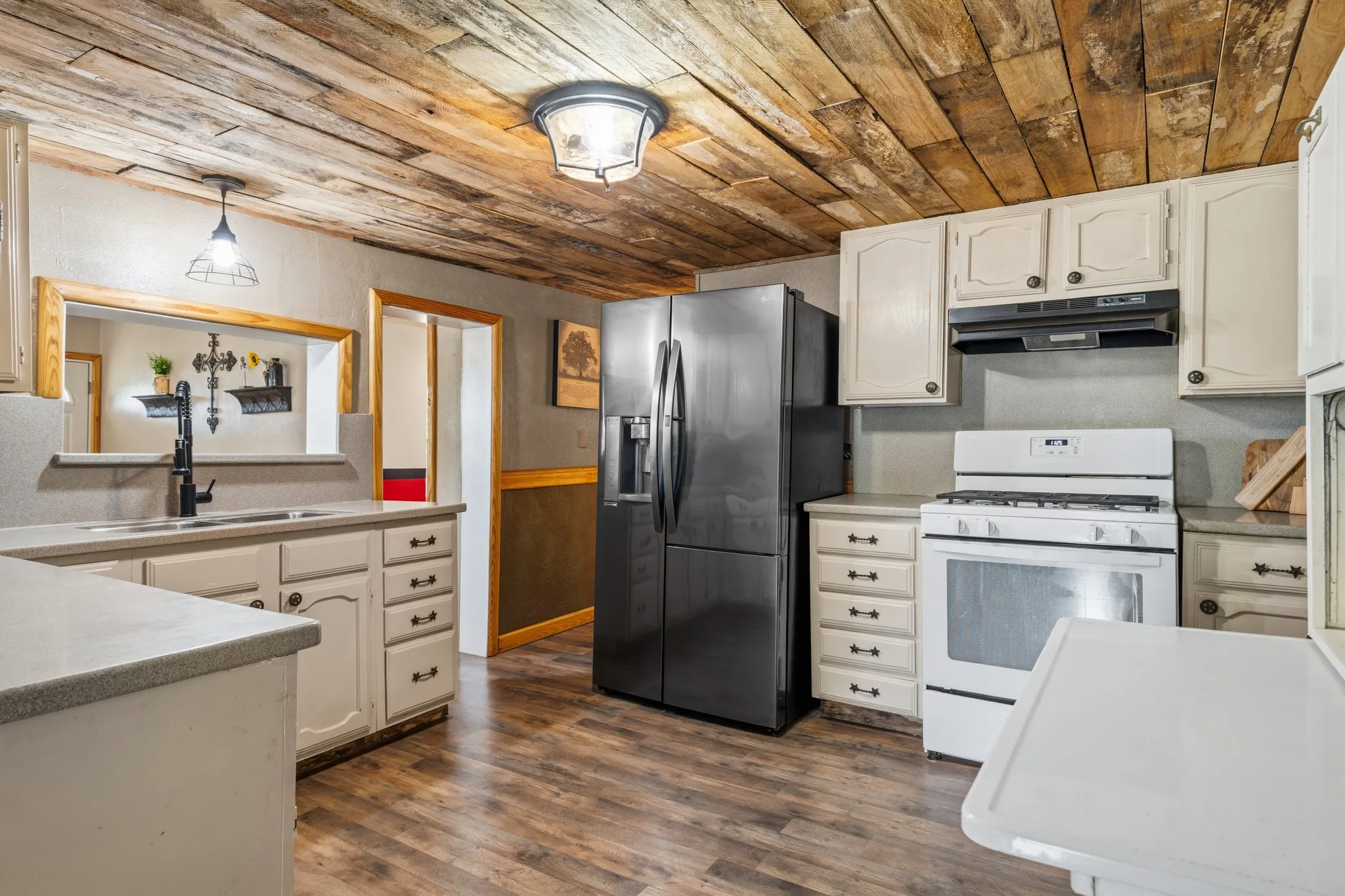 Manufactured Home For Sale in Collin County , 1695 Eastwood Road, Melissa, Texas 75454, 3 Bedroom, 2 Bathroom, 2 Garage spaces, 1,862 Sqft, built in 1969, Price $399,990, mls#21357295, Real Estate Agent in Melissa, Homes For Sale in Collin county, Homes For Sale in Melissa, Realtor in Melissa Texas, Real Estate Brokerage Independent Realty Texas, Luminita Cordes Realtor
