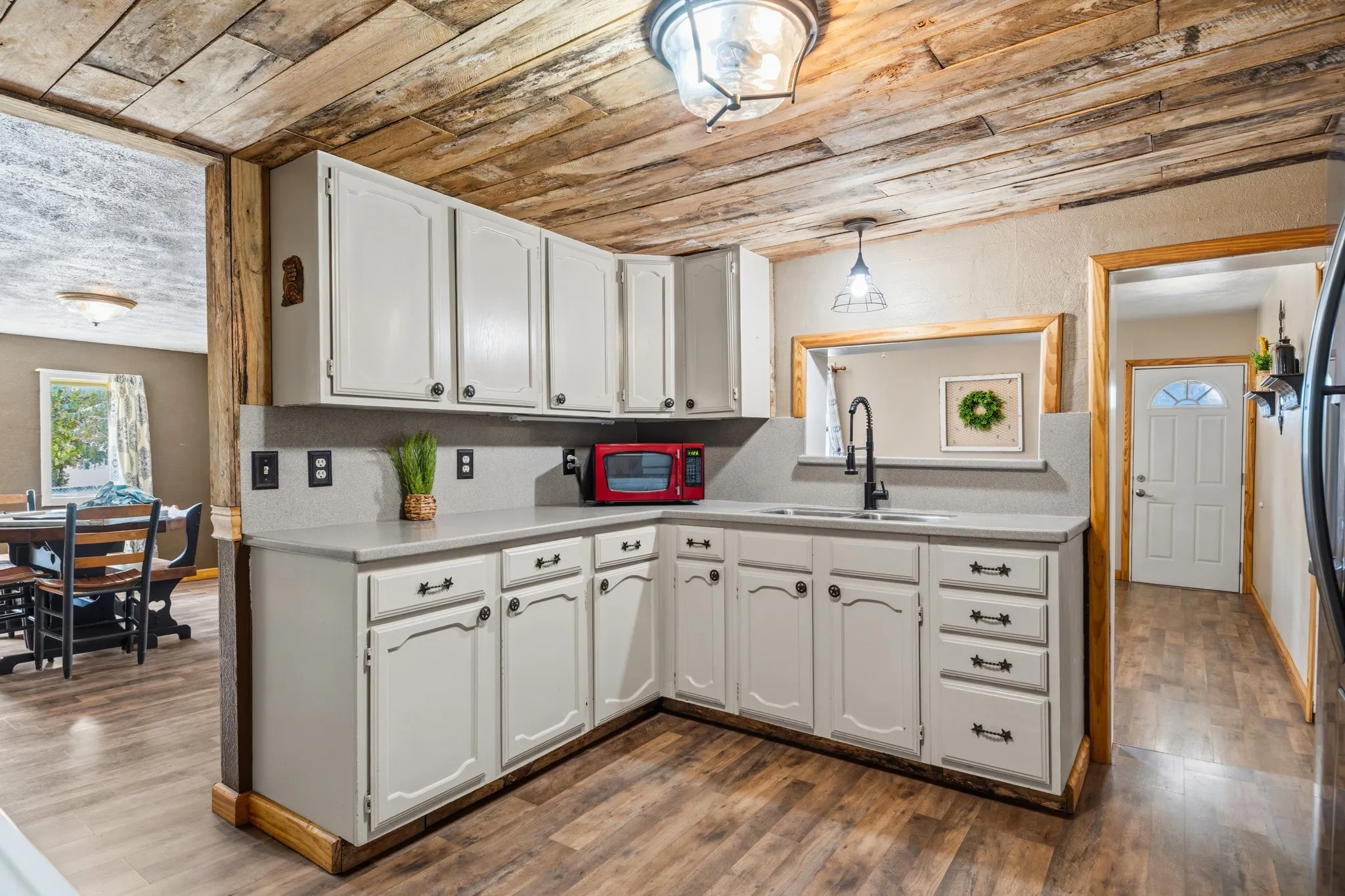Manufactured Home For Sale in Collin County , 1695 Eastwood Road, Melissa, Texas 75454, 3 Bedroom, 2 Bathroom, 2 Garage spaces, 1,862 Sqft, built in 1969, Price $399,990, mls#21357295, Real Estate Agent in Melissa, Homes For Sale in Collin county, Homes For Sale in Melissa, Realtor in Melissa Texas, Real Estate Brokerage Independent Realty Texas, Luminita Cordes Realtor