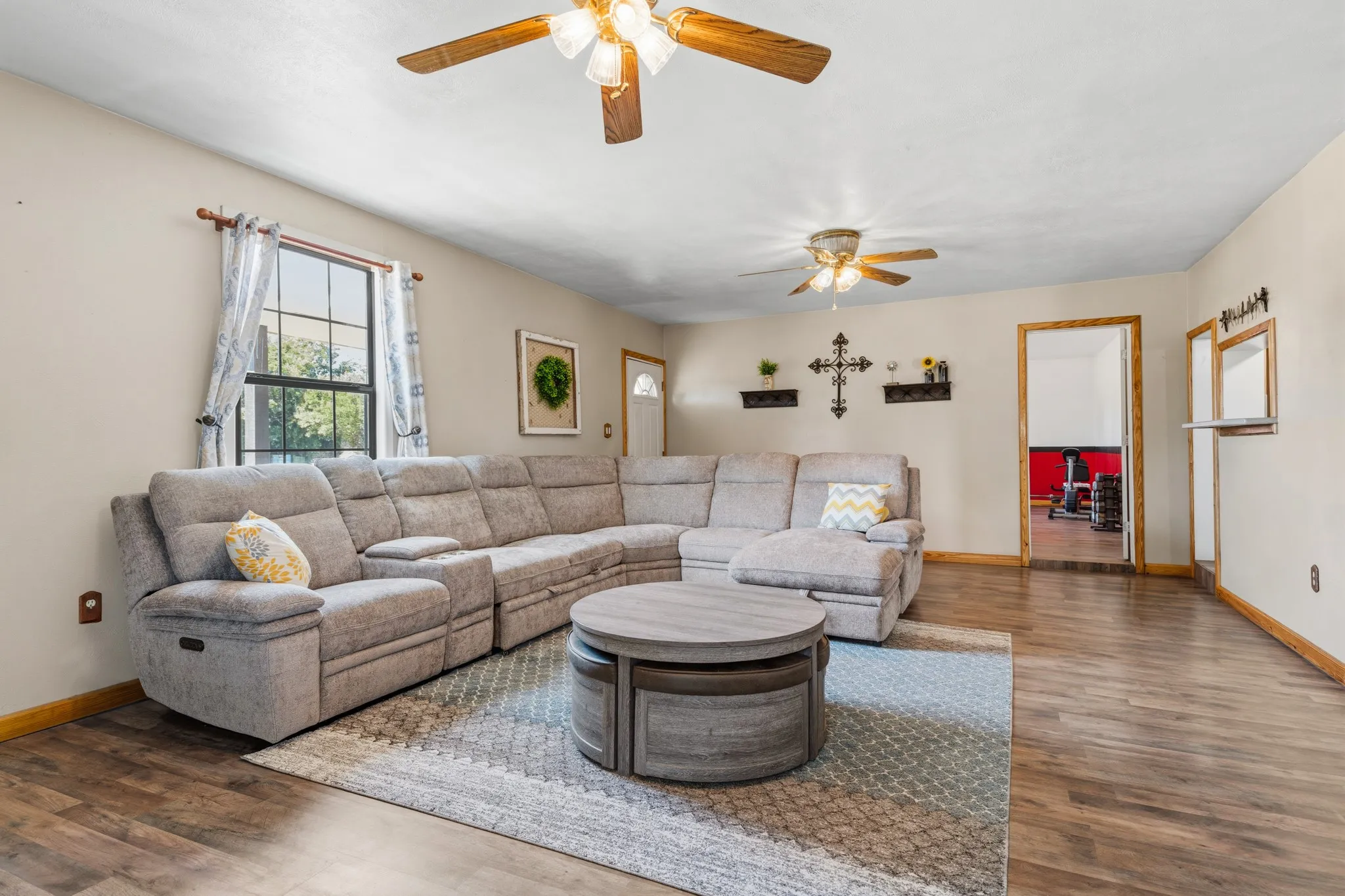 Manufactured Home For Sale in Collin County , 1695 Eastwood Road, Melissa, Texas 75454, 3 Bedroom, 2 Bathroom, 2 Garage spaces, 1,862 Sqft, built in 1969, Price $399,990, mls#21357295, Real Estate Agent in Melissa, Homes For Sale in Collin county, Homes For Sale in Melissa, Realtor in Melissa Texas, Real Estate Brokerage Independent Realty Texas, Luminita Cordes Realtor