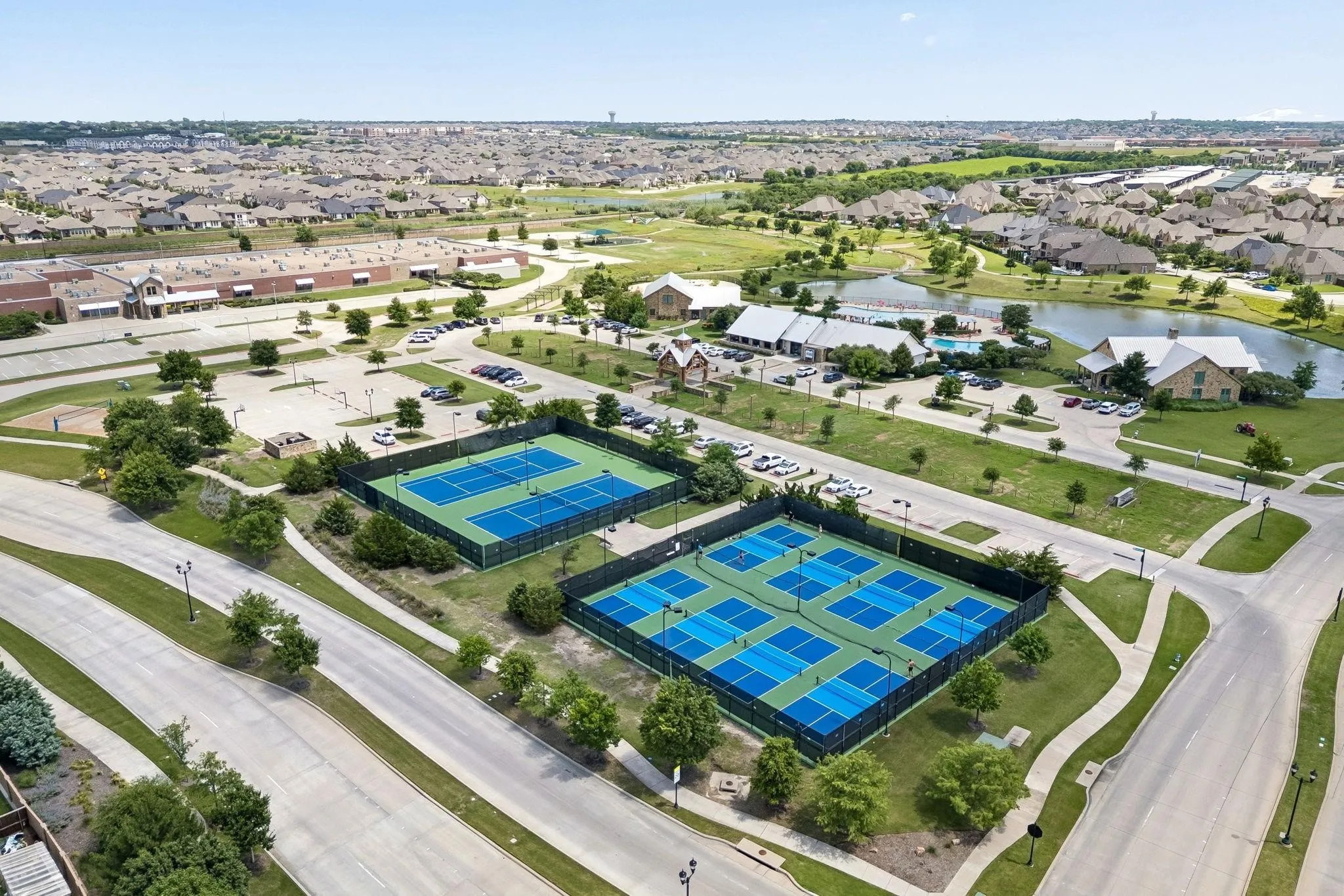 Single Family Residence For Sale in Collin County , 600 Overton Avenue, Celina, Texas 75009, 4 Bedroom, 3 Bathroom, 2 Garage spaces, 2,114 Sqft, built in 2017, mls#21356062, Real Estate Agent in Celina, Homes For Sale in Collin county, Homes For Sale in Celina, Realtor in Celina Texas, Real Estate Brokerage Independent Realty Texas, Luminita Cordes Realtor