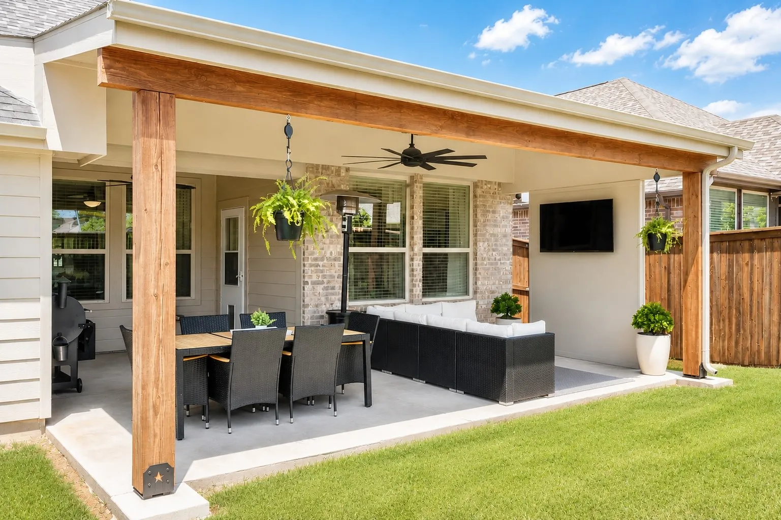 Single Family Residence For Sale in Collin County , 600 Overton Avenue, Celina, Texas 75009, 4 Bedroom, 3 Bathroom, 2 Garage spaces, 2,114 Sqft, built in 2017, mls#21356062, Real Estate Agent in Celina, Homes For Sale in Collin county, Homes For Sale in Celina, Realtor in Celina Texas, Real Estate Brokerage Independent Realty Texas, Luminita Cordes Realtor