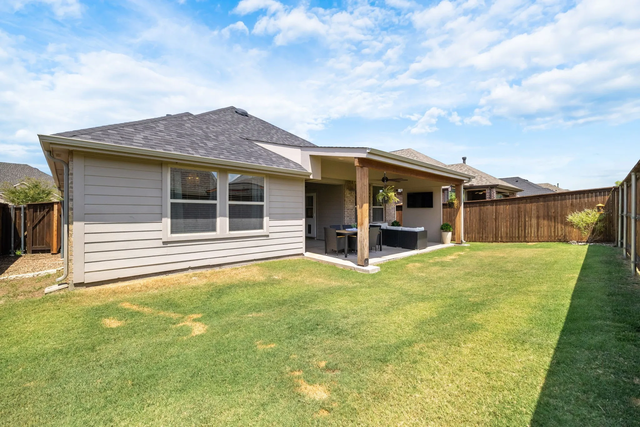 Single Family Residence For Sale in Collin County , 600 Overton Avenue, Celina, Texas 75009, 4 Bedroom, 3 Bathroom, 2 Garage spaces, 2,114 Sqft, built in 2017, mls#21356062, Real Estate Agent in Celina, Homes For Sale in Collin county, Homes For Sale in Celina, Realtor in Celina Texas, Real Estate Brokerage Independent Realty Texas, Luminita Cordes Realtor