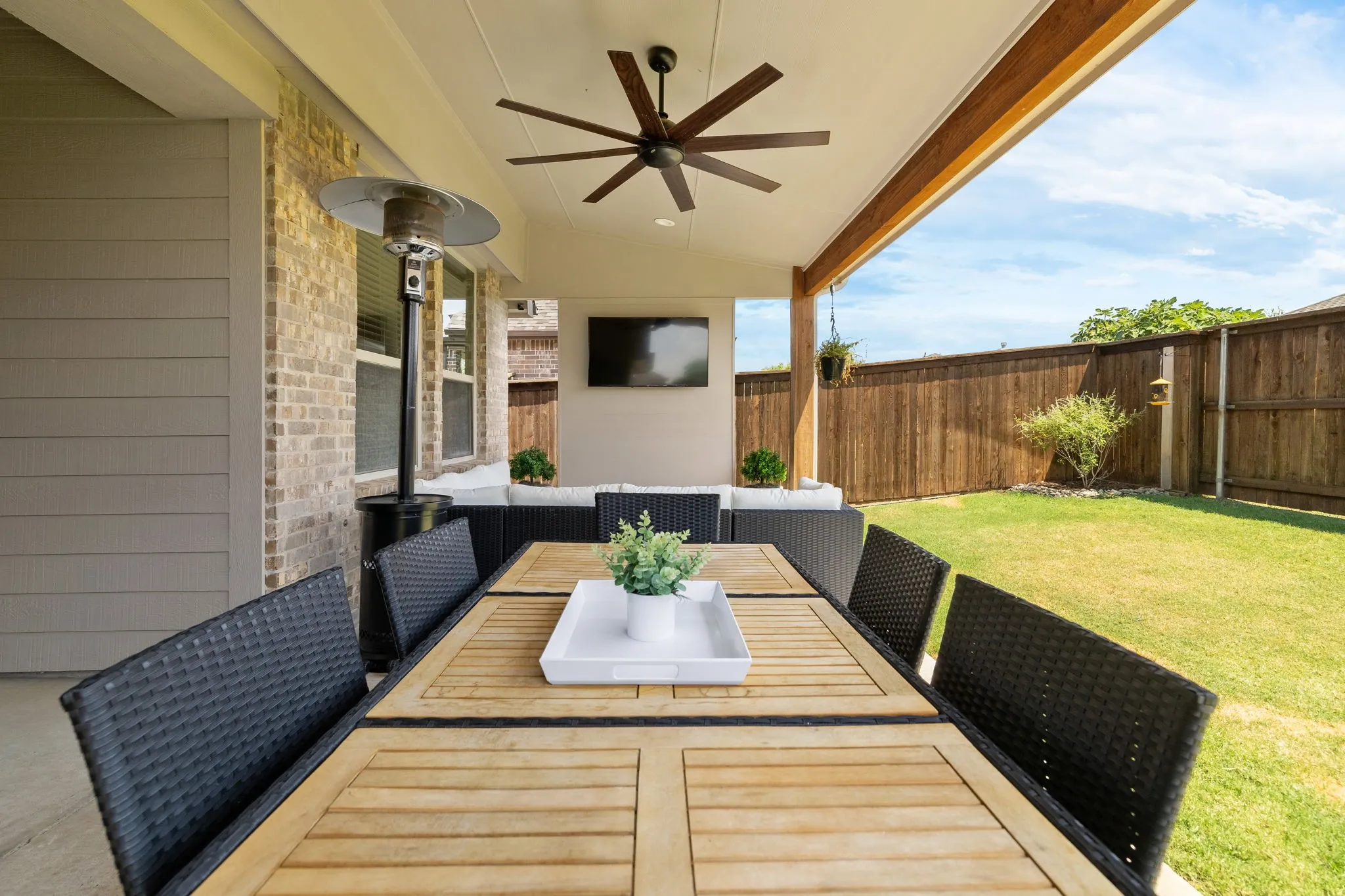 Single Family Residence For Sale in Collin County , 600 Overton Avenue, Celina, Texas 75009, 4 Bedroom, 3 Bathroom, 2 Garage spaces, 2,114 Sqft, built in 2017, mls#21356062, Real Estate Agent in Celina, Homes For Sale in Collin county, Homes For Sale in Celina, Realtor in Celina Texas, Real Estate Brokerage Independent Realty Texas, Luminita Cordes Realtor