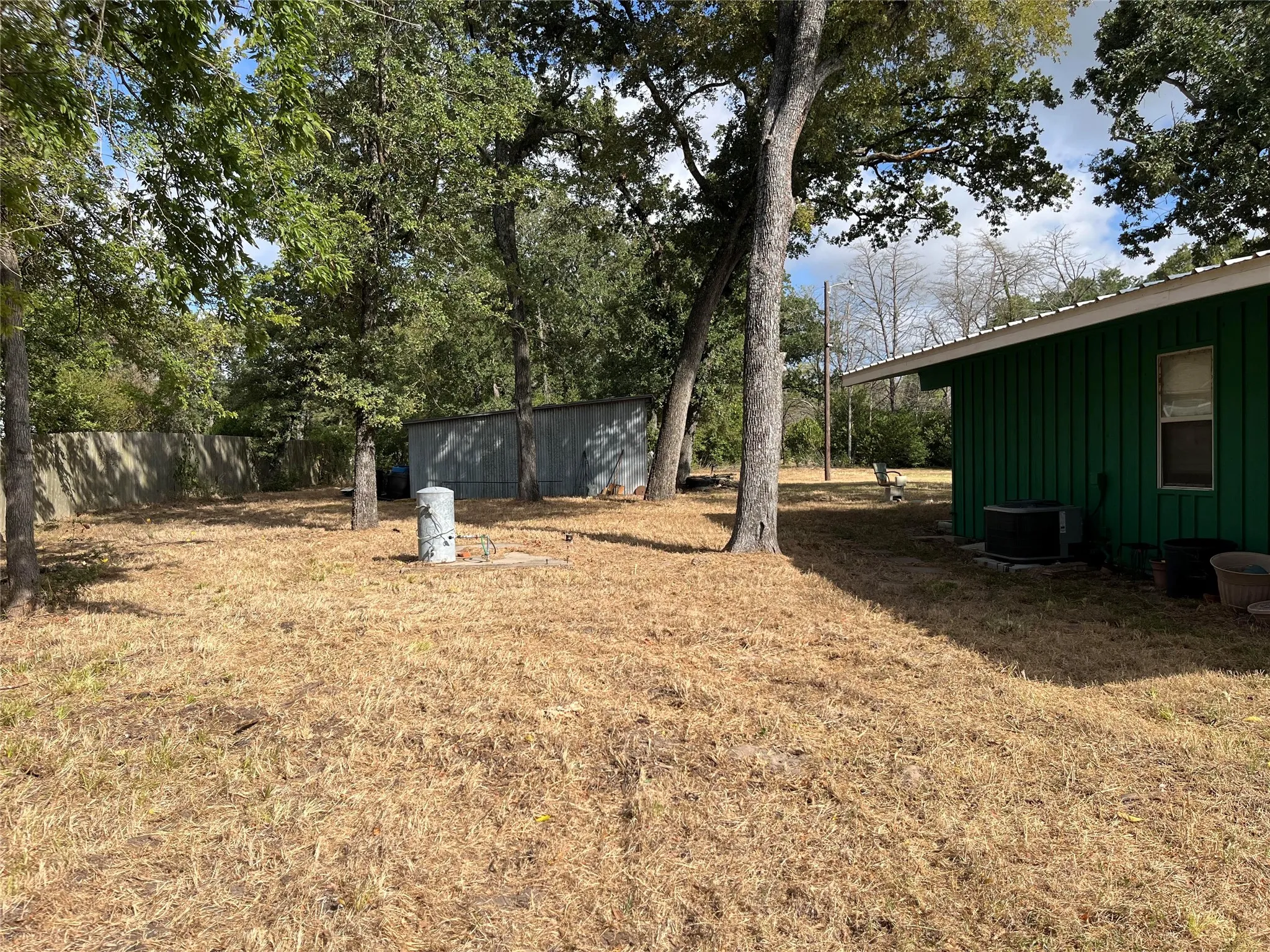 Single Family Residence For Sale in Limestone County , 415 Fm 2681, Mexia, Texas 76667, 2 Bedroom, 1 Bathroom, Garage spaces, 1,080 Sqft, built in 1969, mls#21356673, Real Estate Agent in Mexia, Homes For Sale in Limestone county, Homes For Sale in Mexia, Realtor in Mexia Texas, Real Estate Brokerage Independent Realty Texas, Luminita Cordes Realtor