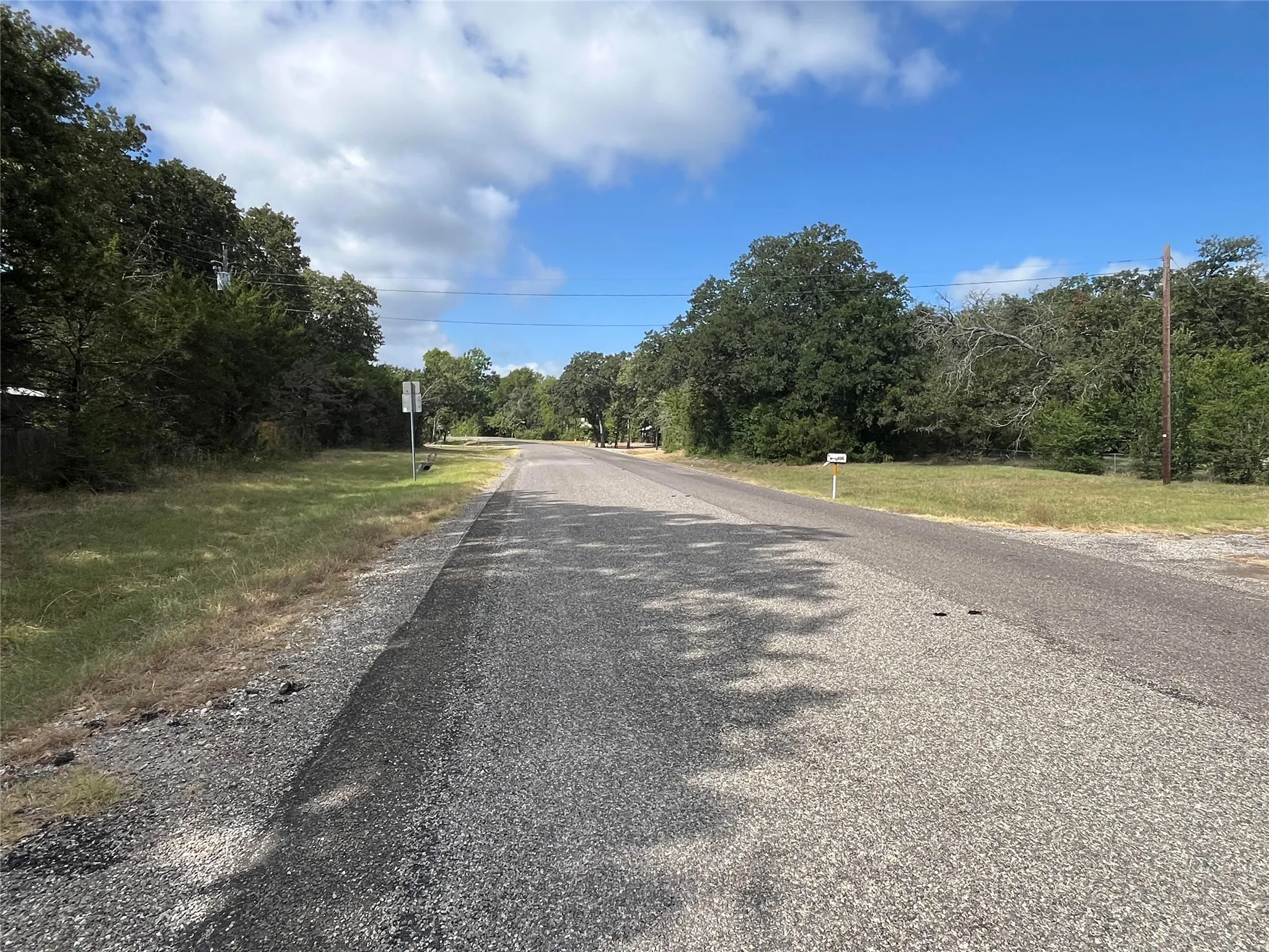 Single Family Residence For Sale in Limestone County , 415 Fm 2681, Mexia, Texas 76667, 2 Bedroom, 1 Bathroom, Garage spaces, 1,080 Sqft, built in 1969, mls#21356673, Real Estate Agent in Mexia, Homes For Sale in Limestone county, Homes For Sale in Mexia, Realtor in Mexia Texas, Real Estate Brokerage Independent Realty Texas, Luminita Cordes Realtor