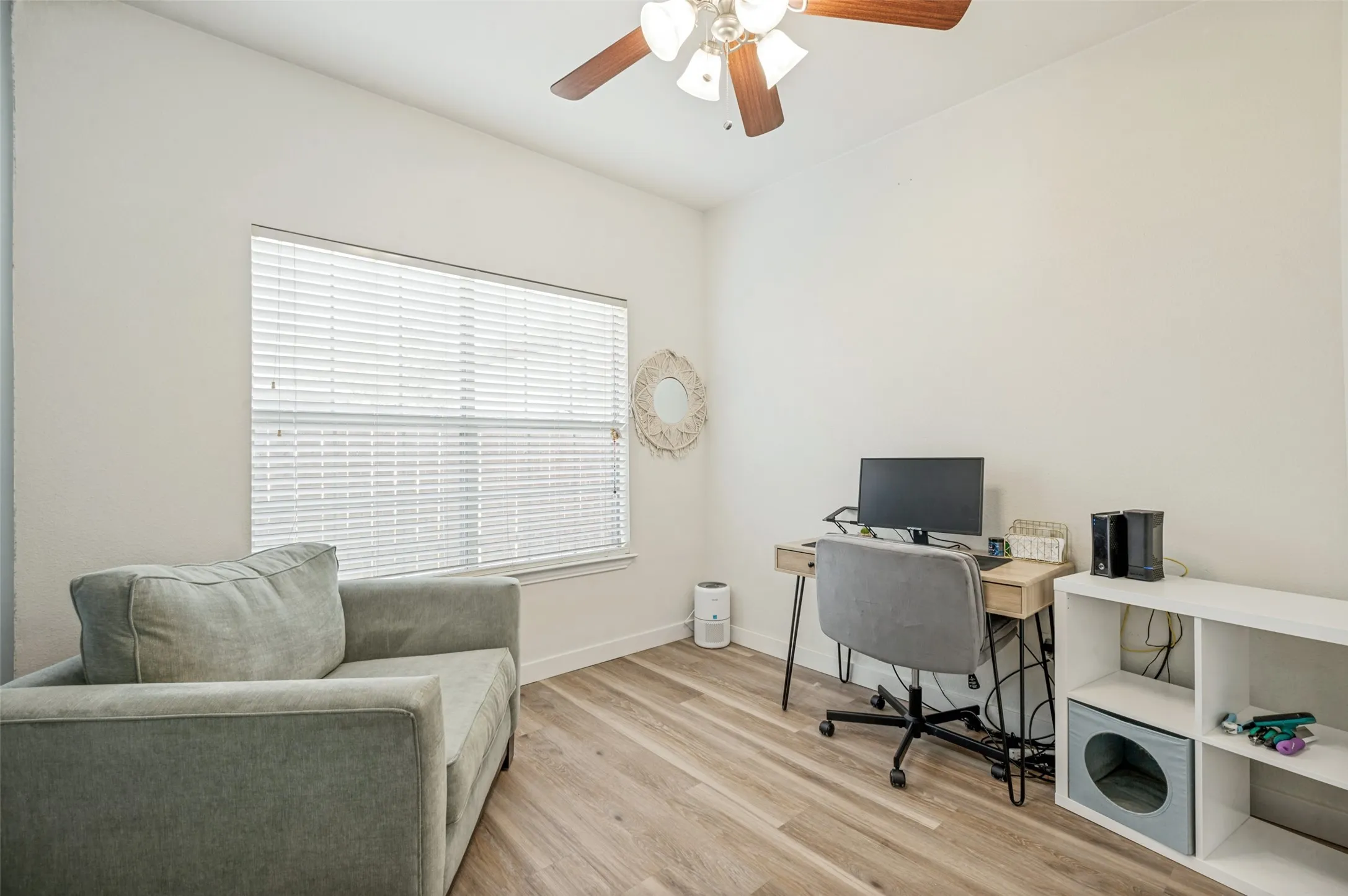 Single Family Residence For Sale in Denton County , 100 S Lakeview Drive, Lake Dallas, Texas 75065, 3 Bedroom, 2 Bathroom, 2 Garage spaces, 1,222 Sqft, built in 2005, mls#21331156, Real Estate Agent in Lake Dallas, Homes For Sale in Denton county, Homes For Sale in Lake Dallas, Realtor in Lake Dallas Texas, Real Estate Brokerage Independent Realty Texas, Luminita Cordes Realtor