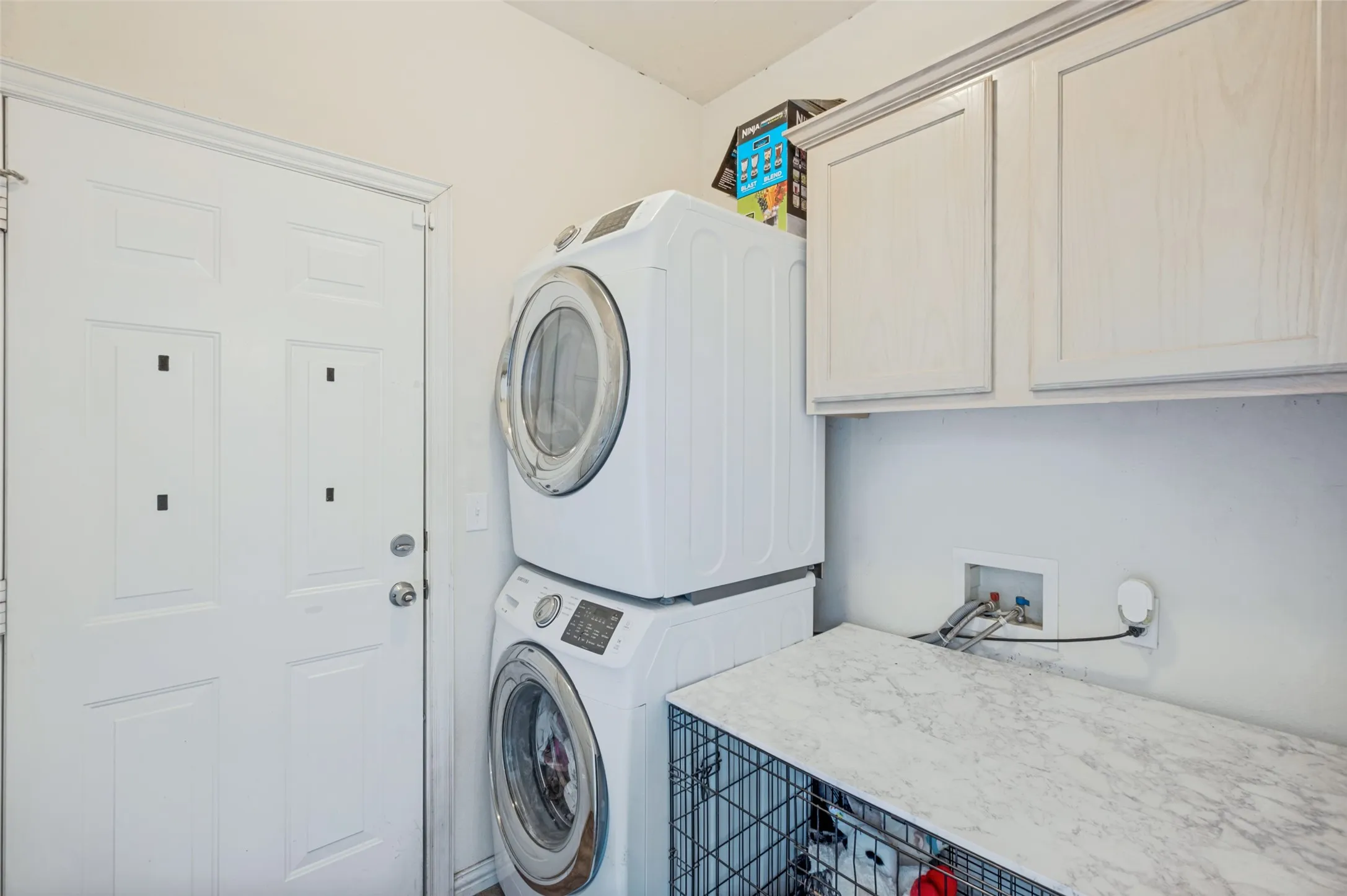 Single Family Residence For Sale in Denton County , 100 S Lakeview Drive, Lake Dallas, Texas 75065, 3 Bedroom, 2 Bathroom, 2 Garage spaces, 1,222 Sqft, built in 2005, mls#21331156, Real Estate Agent in Lake Dallas, Homes For Sale in Denton county, Homes For Sale in Lake Dallas, Realtor in Lake Dallas Texas, Real Estate Brokerage Independent Realty Texas, Luminita Cordes Realtor