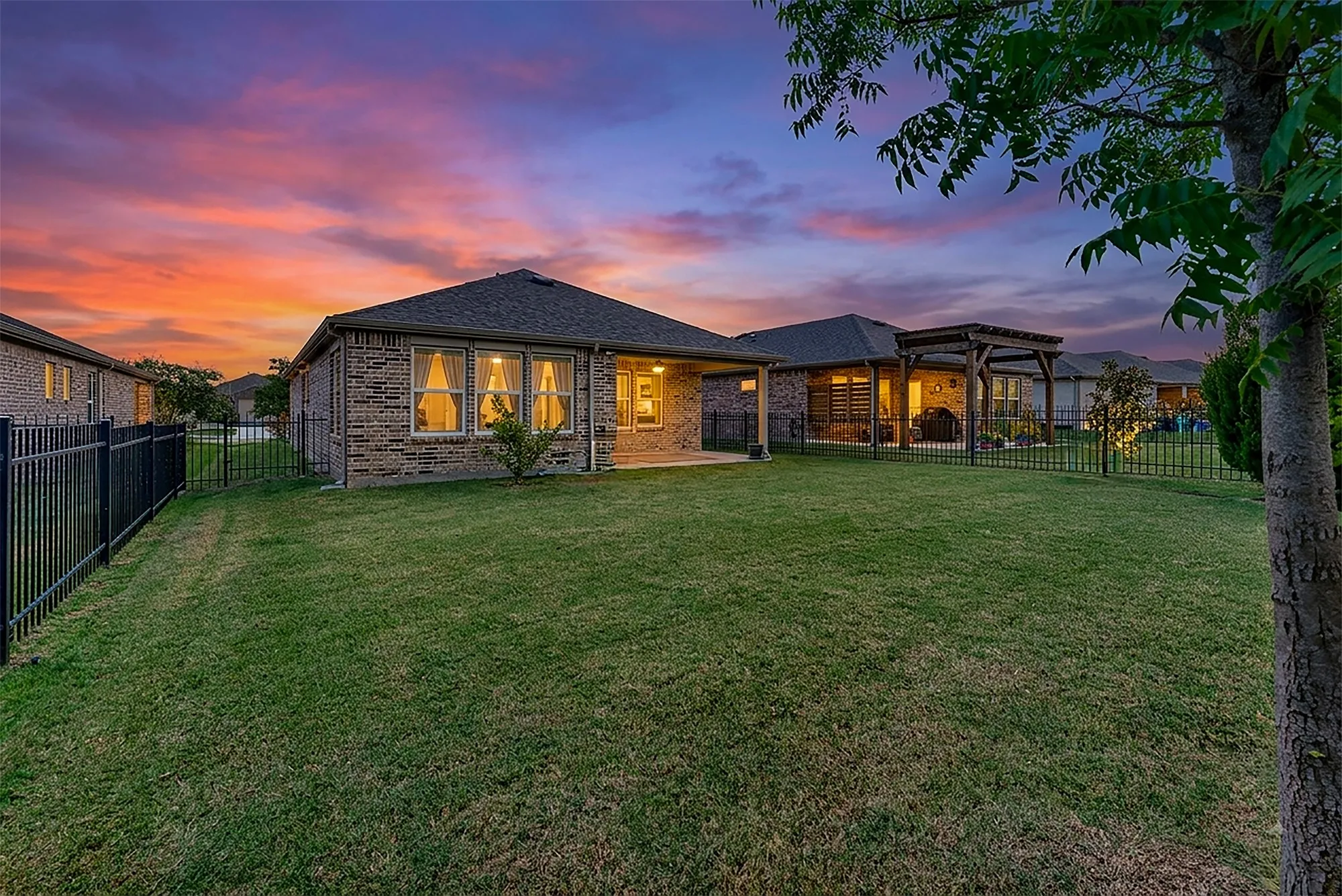 Single Family Residence For Sale in Collin County , 913 Rough Hollow Drive, Mc Kinney, Texas 75071, 2 Bedroom, 2 Bathroom, 2 Garage spaces, 1,550 Sqft, built in 2019, mls#21354964, Real Estate Agent in Mc Kinney, Homes For Sale in Collin county, Homes For Sale in Mc Kinney, Realtor in Mc Kinney Texas, Real Estate Brokerage Independent Realty Texas, Luminita Cordes Realtor