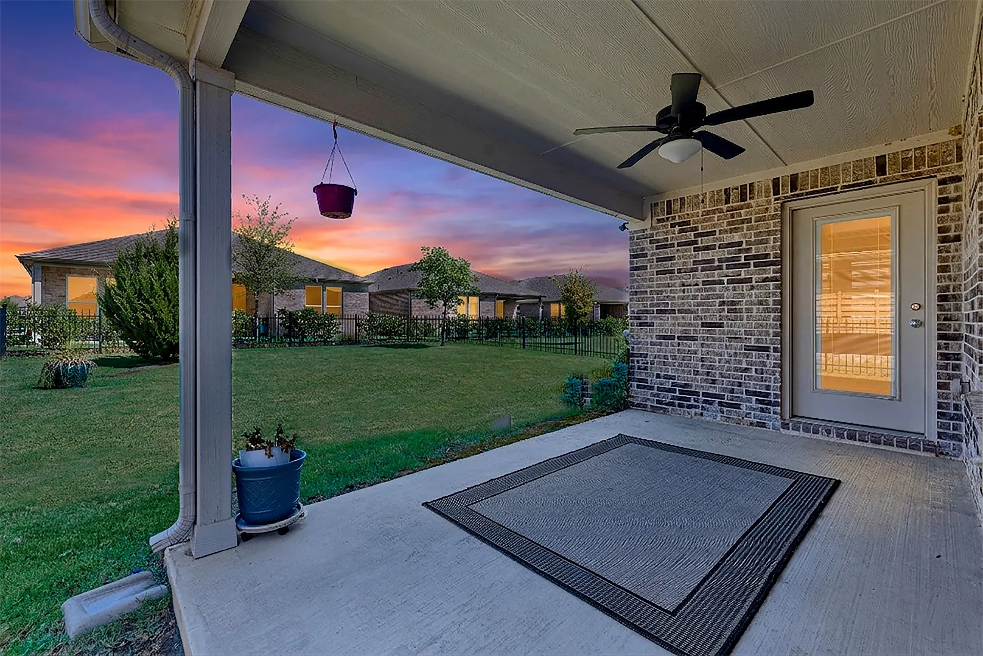Single Family Residence For Sale in Collin County , 913 Rough Hollow Drive, Mc Kinney, Texas 75071, 2 Bedroom, 2 Bathroom, 2 Garage spaces, 1,550 Sqft, built in 2019, mls#21354964, Real Estate Agent in Mc Kinney, Homes For Sale in Collin county, Homes For Sale in Mc Kinney, Realtor in Mc Kinney Texas, Real Estate Brokerage Independent Realty Texas, Luminita Cordes Realtor