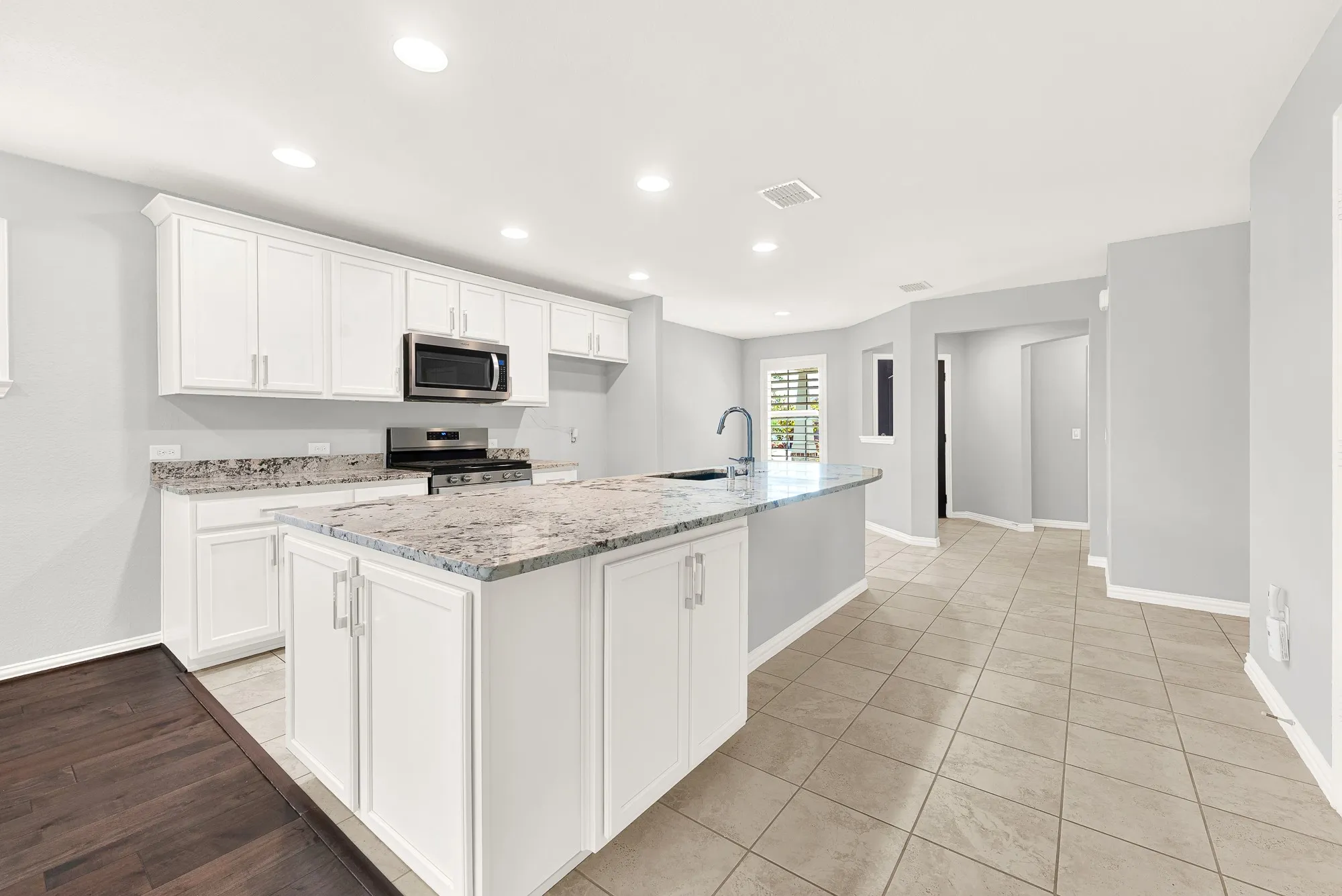 Single Family Residence For Sale in Collin County , 913 Rough Hollow Drive, Mc Kinney, Texas 75071, 2 Bedroom, 2 Bathroom, 2 Garage spaces, 1,550 Sqft, built in 2019, mls#21354964, Real Estate Agent in Mc Kinney, Homes For Sale in Collin county, Homes For Sale in Mc Kinney, Realtor in Mc Kinney Texas, Real Estate Brokerage Independent Realty Texas, Luminita Cordes Realtor