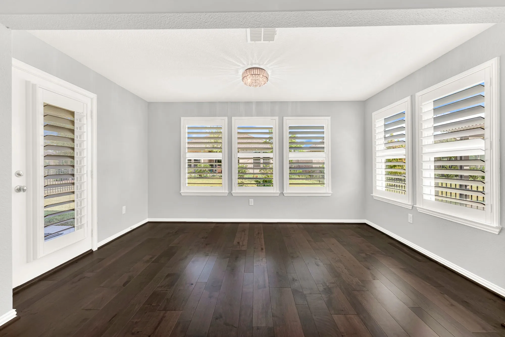 Single Family Residence For Sale in Collin County , 913 Rough Hollow Drive, Mc Kinney, Texas 75071, 2 Bedroom, 2 Bathroom, 2 Garage spaces, 1,550 Sqft, built in 2019, mls#21354964, Real Estate Agent in Mc Kinney, Homes For Sale in Collin county, Homes For Sale in Mc Kinney, Realtor in Mc Kinney Texas, Real Estate Brokerage Independent Realty Texas, Luminita Cordes Realtor