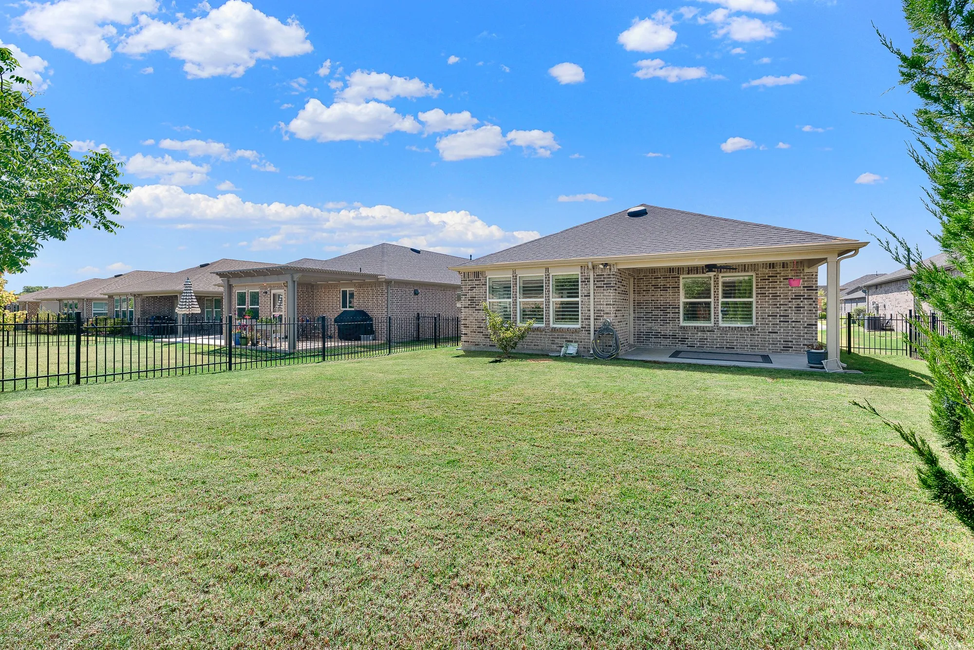 Single Family Residence For Sale in Collin County , 913 Rough Hollow Drive, Mc Kinney, Texas 75071, 2 Bedroom, 2 Bathroom, 2 Garage spaces, 1,550 Sqft, built in 2019, mls#21354964, Real Estate Agent in Mc Kinney, Homes For Sale in Collin county, Homes For Sale in Mc Kinney, Realtor in Mc Kinney Texas, Real Estate Brokerage Independent Realty Texas, Luminita Cordes Realtor