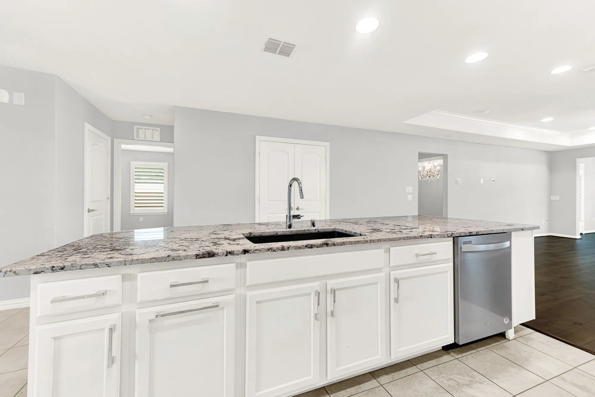 Single Family Residence For Sale in Collin County , 913 Rough Hollow Drive, Mc Kinney, Texas 75071, 2 Bedroom, 2 Bathroom, 2 Garage spaces, 1,550 Sqft, built in 2019, mls#21354964, Real Estate Agent in Mc Kinney, Homes For Sale in Collin county, Homes For Sale in Mc Kinney, Realtor in Mc Kinney Texas, Real Estate Brokerage Independent Realty Texas, Luminita Cordes Realtor
