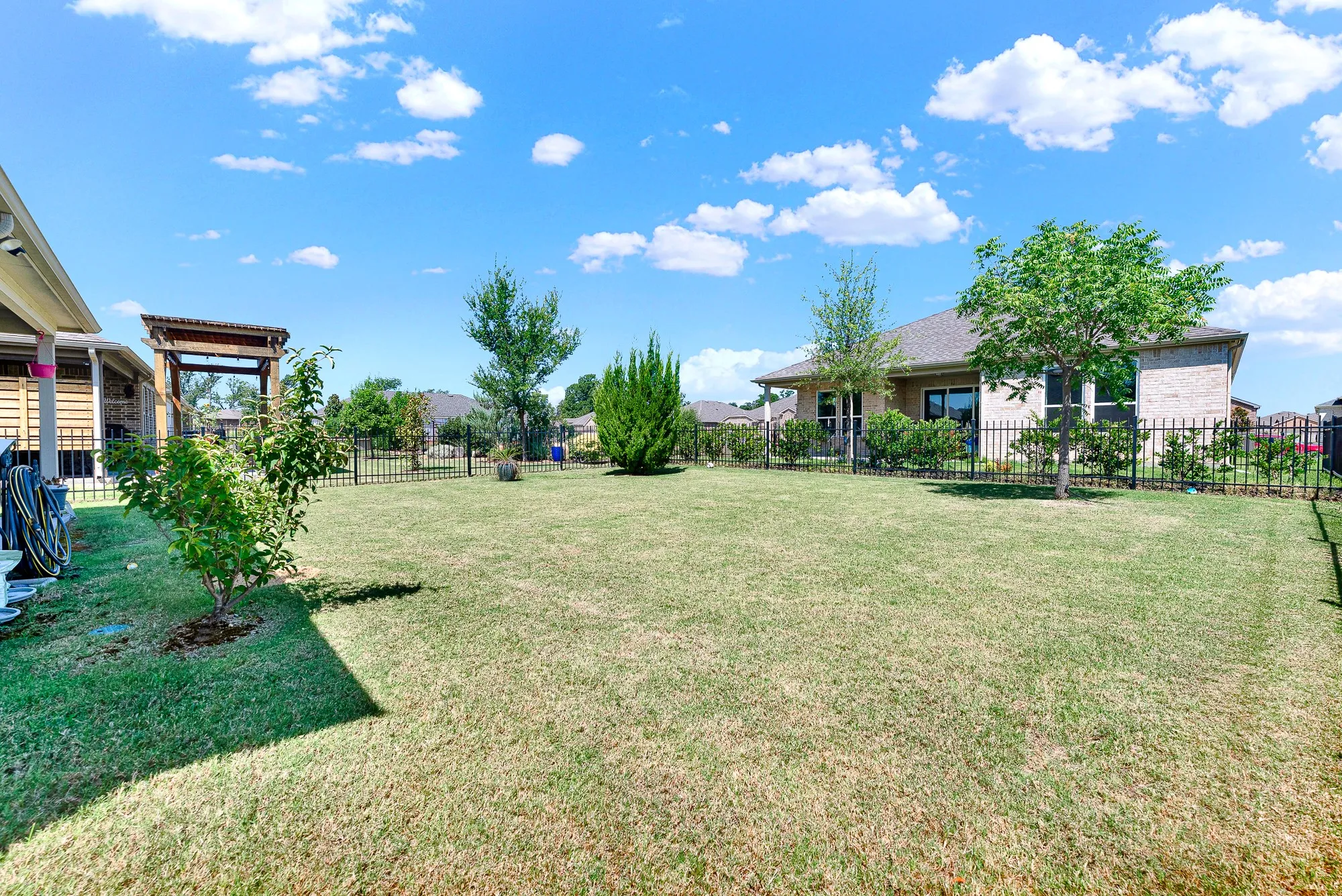 Single Family Residence For Sale in Collin County , 913 Rough Hollow Drive, Mc Kinney, Texas 75071, 2 Bedroom, 2 Bathroom, 2 Garage spaces, 1,550 Sqft, built in 2019, mls#21354964, Real Estate Agent in Mc Kinney, Homes For Sale in Collin county, Homes For Sale in Mc Kinney, Realtor in Mc Kinney Texas, Real Estate Brokerage Independent Realty Texas, Luminita Cordes Realtor