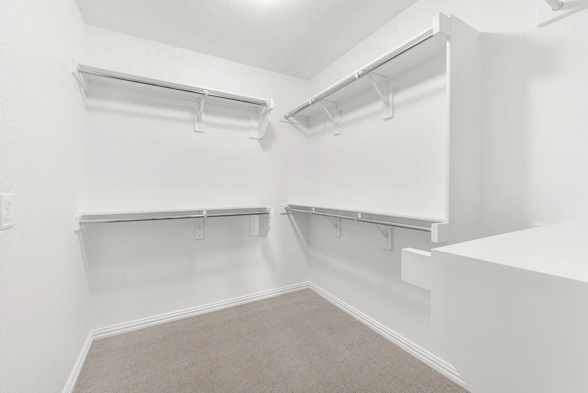 Single Family Residence For Sale in Collin County , 913 Rough Hollow Drive, Mc Kinney, Texas 75071, 2 Bedroom, 2 Bathroom, 2 Garage spaces, 1,550 Sqft, built in 2019, mls#21354964, Real Estate Agent in Mc Kinney, Homes For Sale in Collin county, Homes For Sale in Mc Kinney, Realtor in Mc Kinney Texas, Real Estate Brokerage Independent Realty Texas, Luminita Cordes Realtor