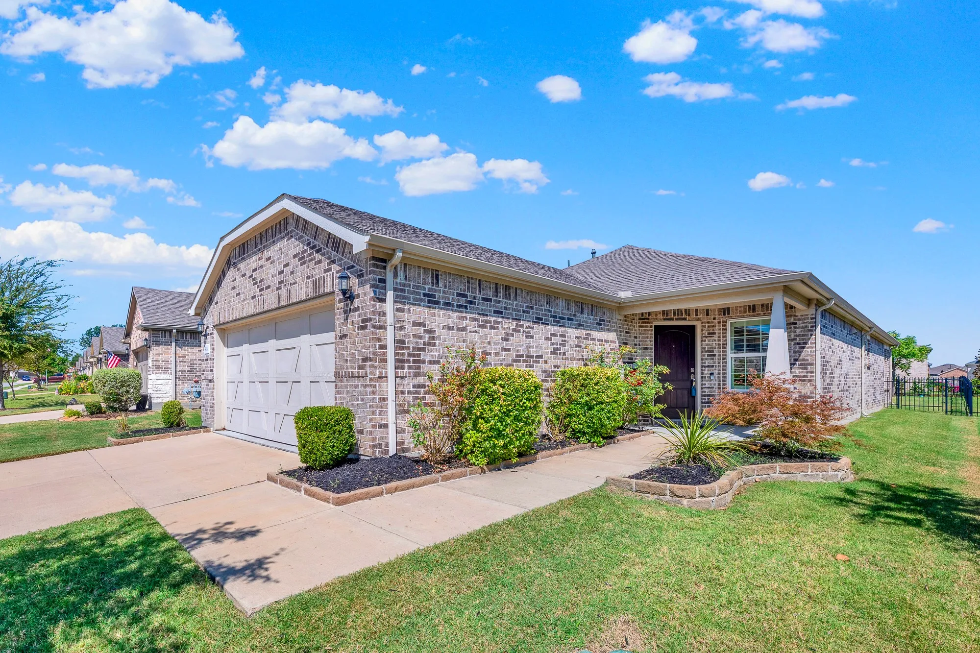 Single Family Residence For Sale in Collin County , 913 Rough Hollow Drive, Mc Kinney, Texas 75071, 2 Bedroom, 2 Bathroom, 2 Garage spaces, 1,550 Sqft, built in 2019, mls#21354964, Real Estate Agent in Mc Kinney, Homes For Sale in Collin county, Homes For Sale in Mc Kinney, Realtor in Mc Kinney Texas, Real Estate Brokerage Independent Realty Texas, Luminita Cordes Realtor