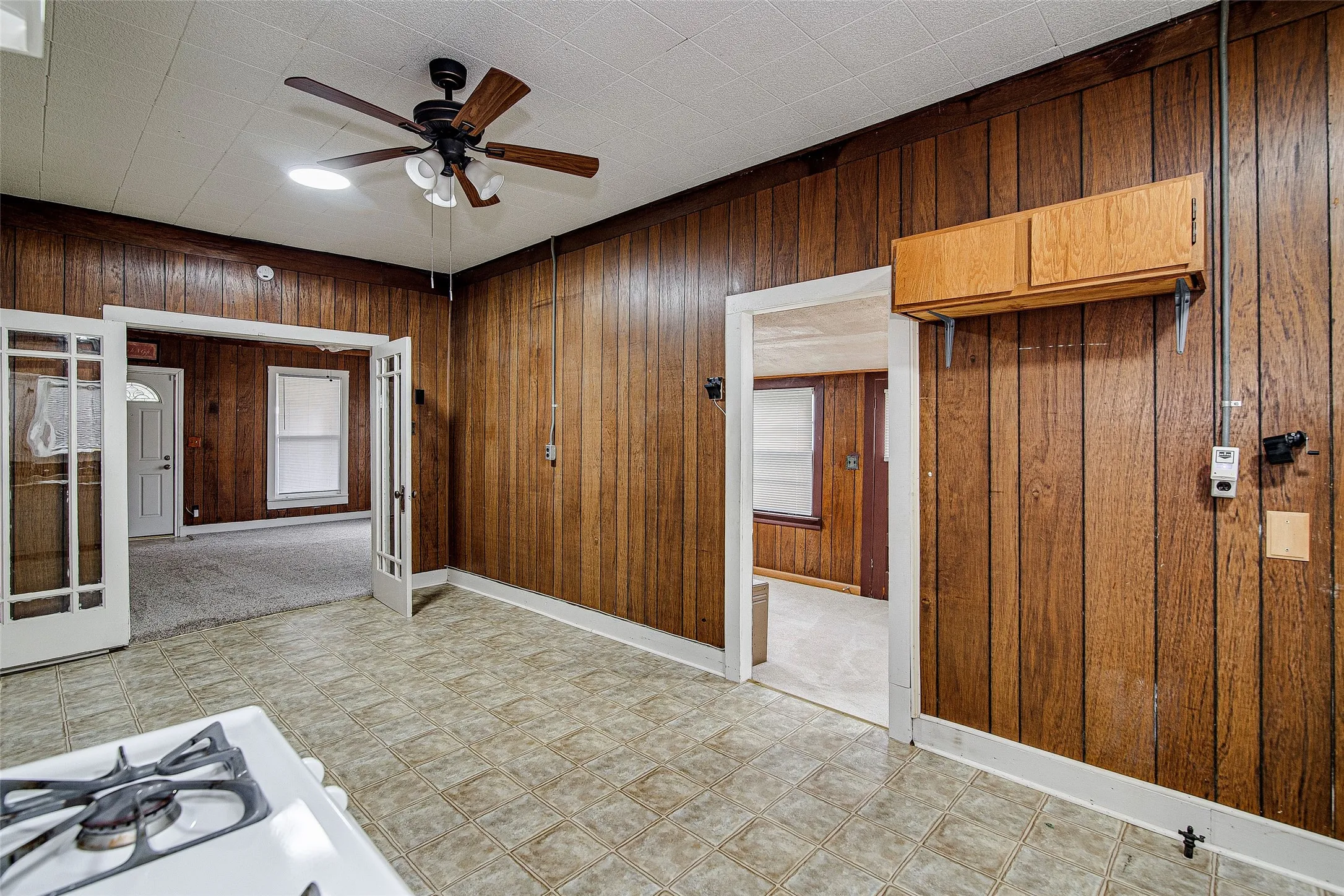 Single Family Residence For Rent in Johnson County , 507 W Heard Street, Cleburne, Texas 76033, 2 Bedroom, 1 Bathroom, 2 Garage spaces, 1,302 Sqft, built in 1982, mls#21357418, Real Estate Agent in Cleburne, Homes For Rent in Johnson county, Homes For Rent in Cleburne, Realtor in Cleburne Texas, Real Estate Brokerage Independent Realty Texas, Luminita Cordes Realtor