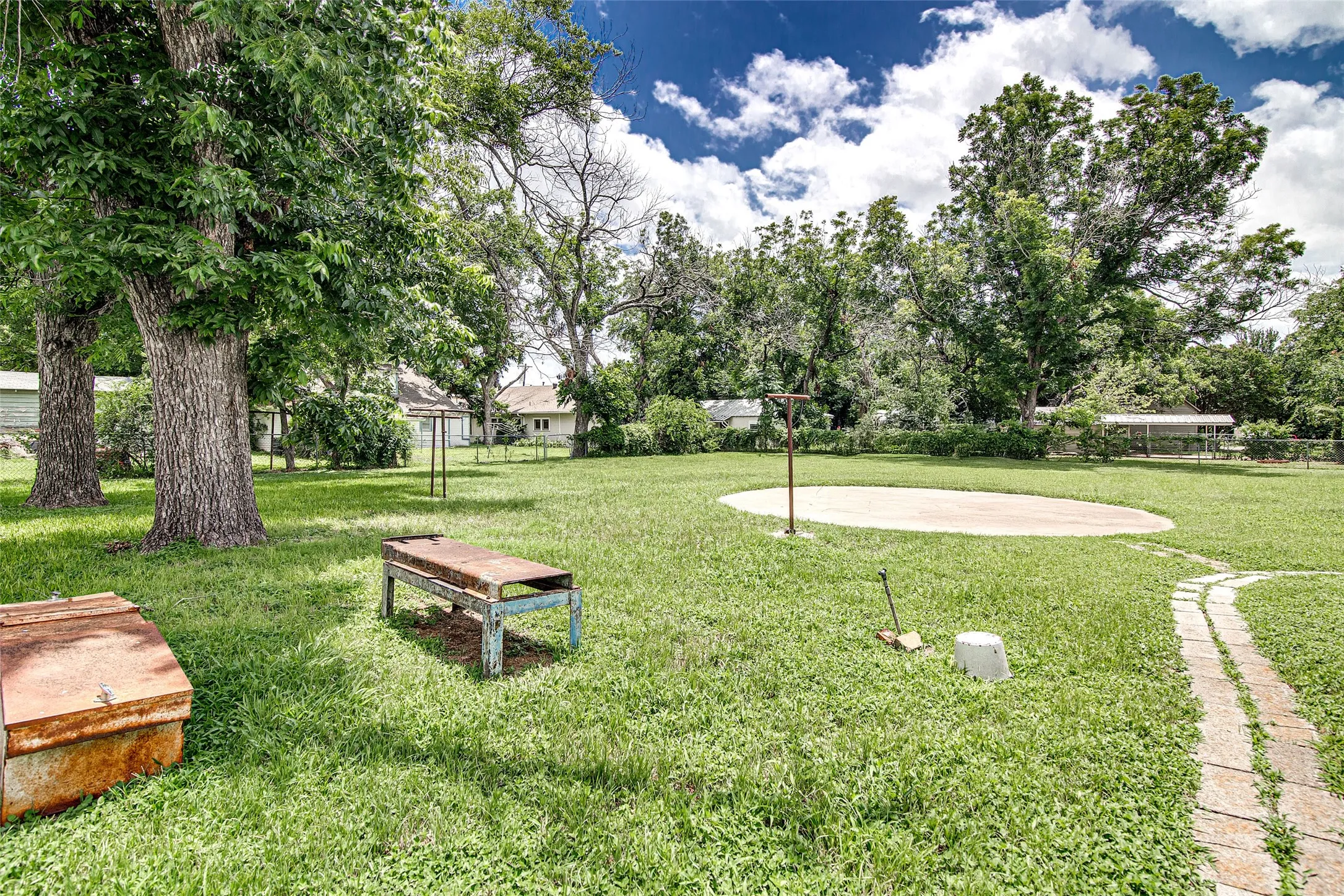Single Family Residence For Rent in Johnson County , 507 W Heard Street, Cleburne, Texas 76033, 2 Bedroom, 1 Bathroom, 2 Garage spaces, 1,302 Sqft, built in 1982, mls#21357418, Real Estate Agent in Cleburne, Homes For Rent in Johnson county, Homes For Rent in Cleburne, Realtor in Cleburne Texas, Real Estate Brokerage Independent Realty Texas, Luminita Cordes Realtor