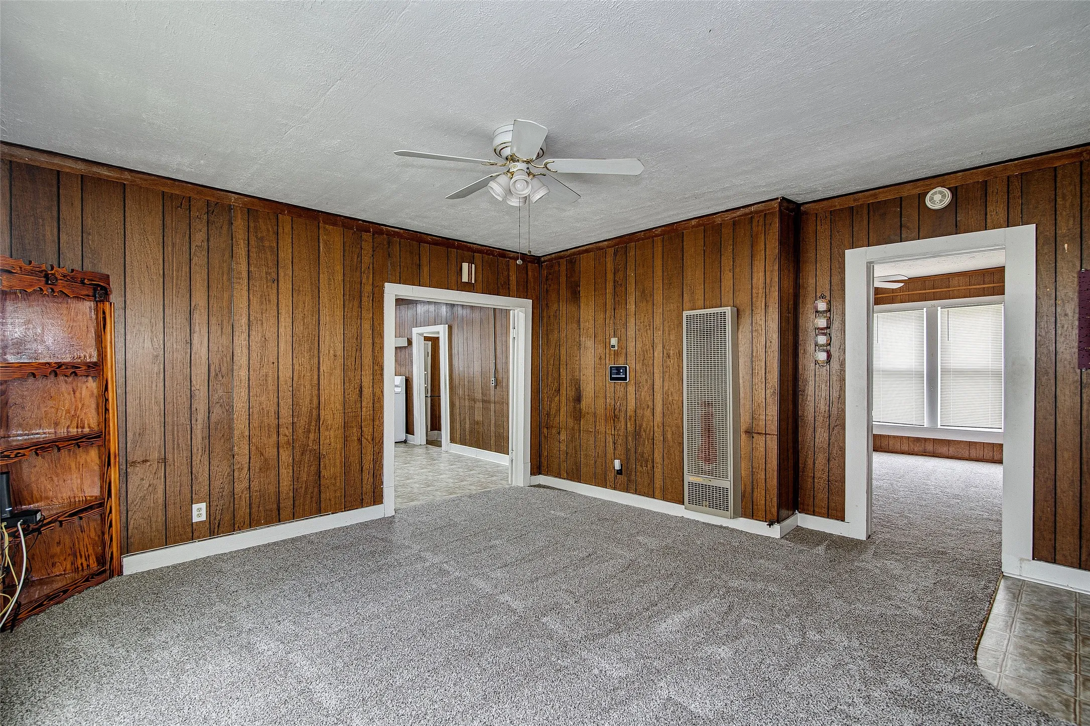 Single Family Residence For Rent in Johnson County , 507 W Heard Street, Cleburne, Texas 76033, 2 Bedroom, 1 Bathroom, 2 Garage spaces, 1,302 Sqft, built in 1982, mls#21357418, Real Estate Agent in Cleburne, Homes For Rent in Johnson county, Homes For Rent in Cleburne, Realtor in Cleburne Texas, Real Estate Brokerage Independent Realty Texas, Luminita Cordes Realtor