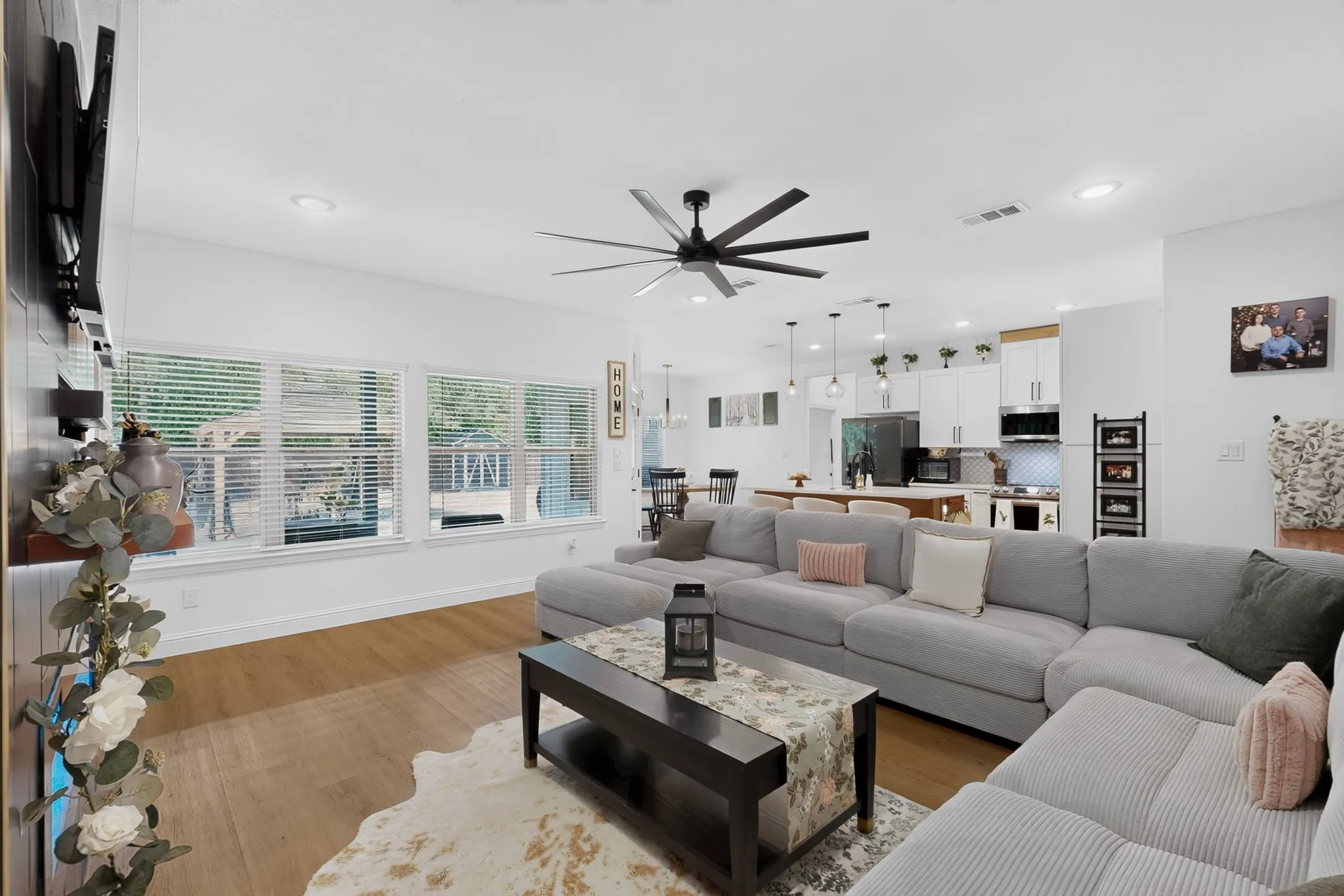 Single Family Residence For Sale in Ellis County , 215 1/2 Aldridge Street, Waxahachie, Texas 75165, 3 Bedroom, 2 Bathroom, 2 Garage spaces, 1,697 Sqft, built in 2022, mls#21356562, Real Estate Agent in Waxahachie, Homes For Sale in Ellis county, Homes For Sale in Waxahachie, Realtor in Waxahachie Texas, Real Estate Brokerage Independent Realty Texas, Luminita Cordes Realtor