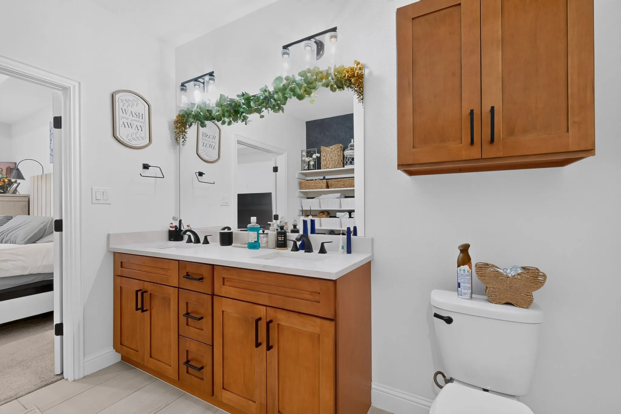 Single Family Residence For Sale in Ellis County , 215 1/2 Aldridge Street, Waxahachie, Texas 75165, 3 Bedroom, 2 Bathroom, 2 Garage spaces, 1,697 Sqft, built in 2022, mls#21356562, Real Estate Agent in Waxahachie, Homes For Sale in Ellis county, Homes For Sale in Waxahachie, Realtor in Waxahachie Texas, Real Estate Brokerage Independent Realty Texas, Luminita Cordes Realtor