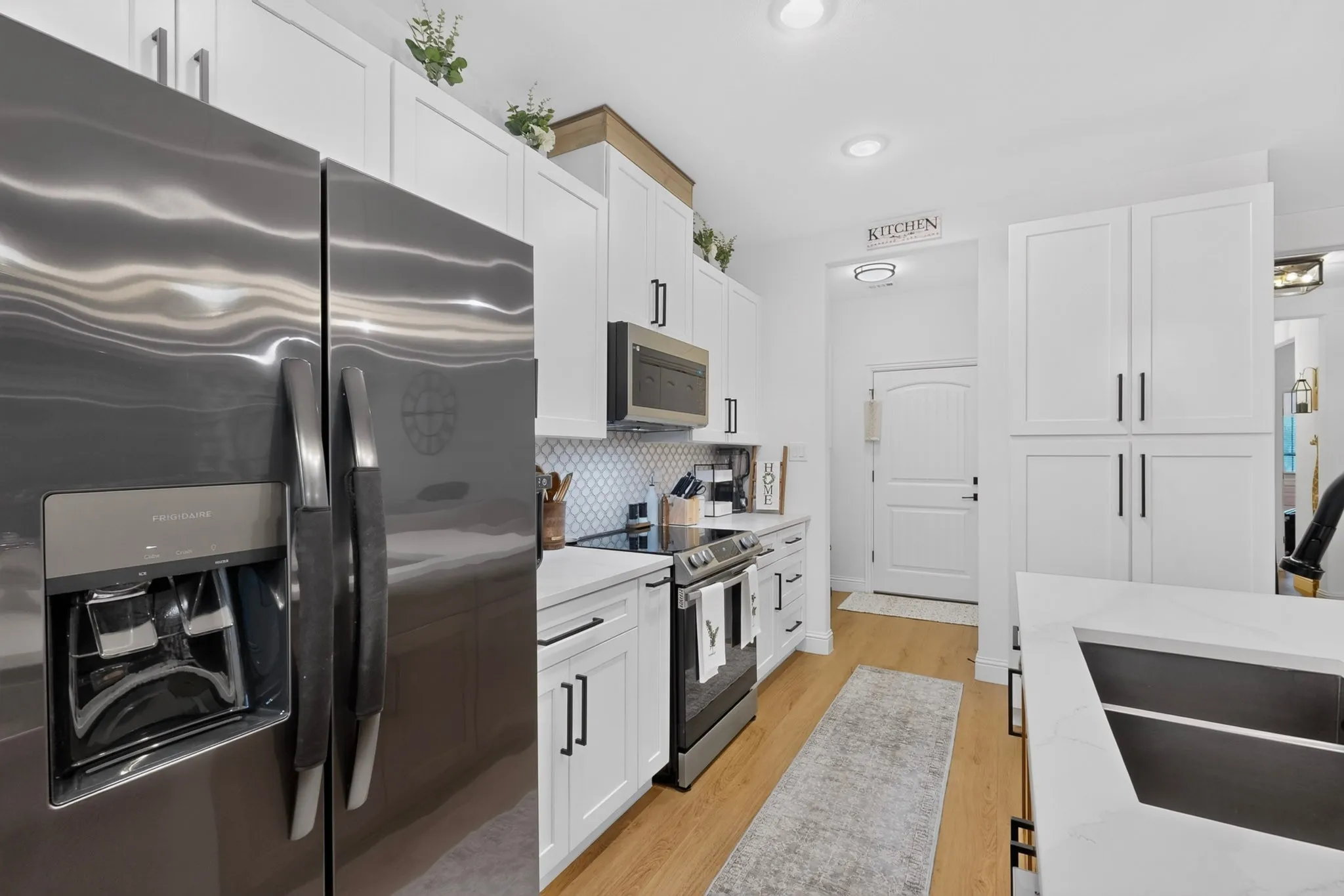 Single Family Residence For Sale in Ellis County , 215 1/2 Aldridge Street, Waxahachie, Texas 75165, 3 Bedroom, 2 Bathroom, 2 Garage spaces, 1,697 Sqft, built in 2022, mls#21356562, Real Estate Agent in Waxahachie, Homes For Sale in Ellis county, Homes For Sale in Waxahachie, Realtor in Waxahachie Texas, Real Estate Brokerage Independent Realty Texas, Luminita Cordes Realtor