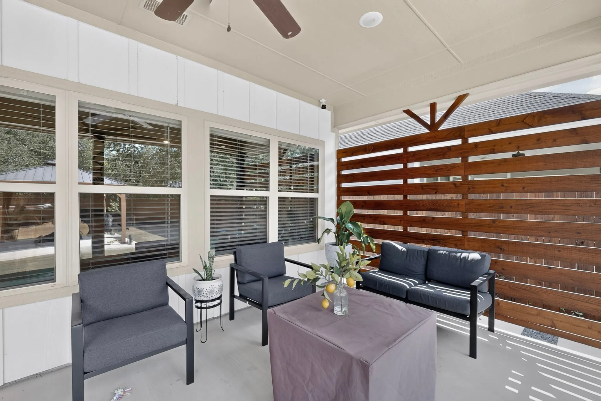 Single Family Residence For Sale in Ellis County , 215 1/2 Aldridge Street, Waxahachie, Texas 75165, 3 Bedroom, 2 Bathroom, 2 Garage spaces, 1,697 Sqft, built in 2022, mls#21356562, Real Estate Agent in Waxahachie, Homes For Sale in Ellis county, Homes For Sale in Waxahachie, Realtor in Waxahachie Texas, Real Estate Brokerage Independent Realty Texas, Luminita Cordes Realtor