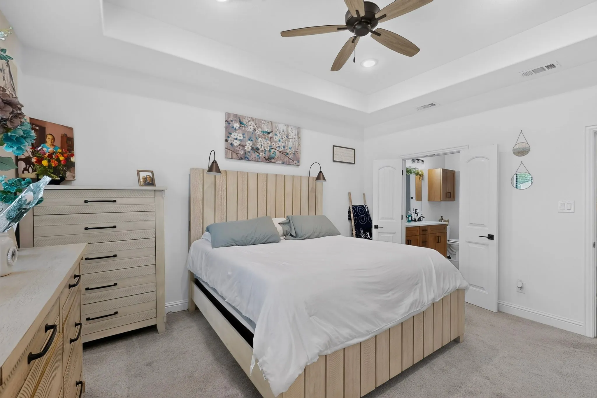Single Family Residence For Sale in Ellis County , 215 1/2 Aldridge Street, Waxahachie, Texas 75165, 3 Bedroom, 2 Bathroom, 2 Garage spaces, 1,697 Sqft, built in 2022, mls#21356562, Real Estate Agent in Waxahachie, Homes For Sale in Ellis county, Homes For Sale in Waxahachie, Realtor in Waxahachie Texas, Real Estate Brokerage Independent Realty Texas, Luminita Cordes Realtor