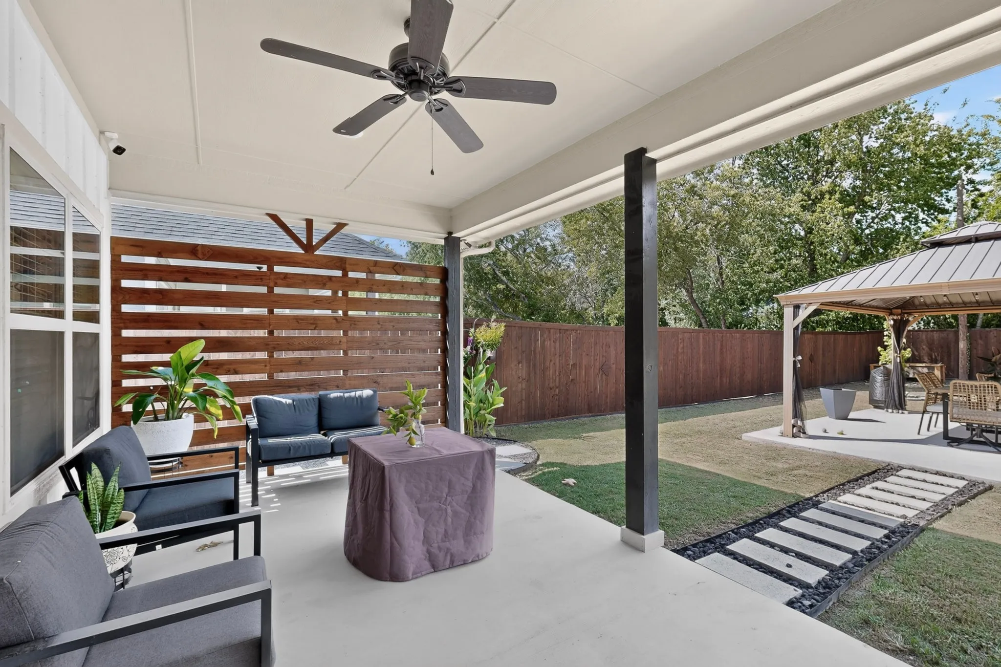 Single Family Residence For Sale in Ellis County , 215 1/2 Aldridge Street, Waxahachie, Texas 75165, 3 Bedroom, 2 Bathroom, 2 Garage spaces, 1,697 Sqft, built in 2022, mls#21356562, Real Estate Agent in Waxahachie, Homes For Sale in Ellis county, Homes For Sale in Waxahachie, Realtor in Waxahachie Texas, Real Estate Brokerage Independent Realty Texas, Luminita Cordes Realtor