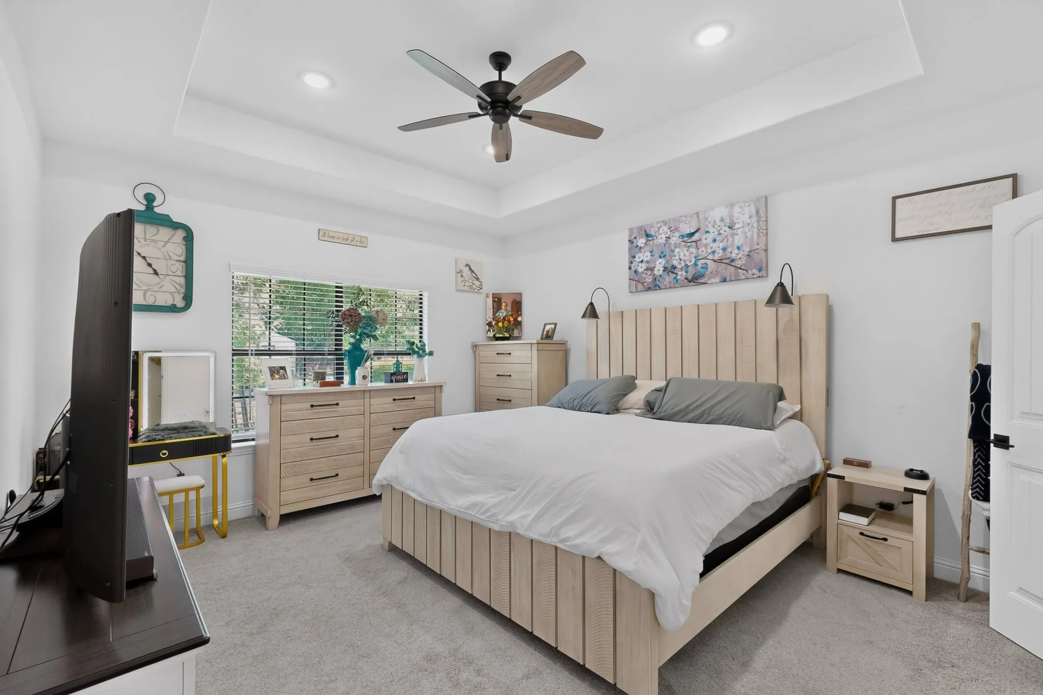 Single Family Residence For Sale in Ellis County , 215 1/2 Aldridge Street, Waxahachie, Texas 75165, 3 Bedroom, 2 Bathroom, 2 Garage spaces, 1,697 Sqft, built in 2022, mls#21356562, Real Estate Agent in Waxahachie, Homes For Sale in Ellis county, Homes For Sale in Waxahachie, Realtor in Waxahachie Texas, Real Estate Brokerage Independent Realty Texas, Luminita Cordes Realtor