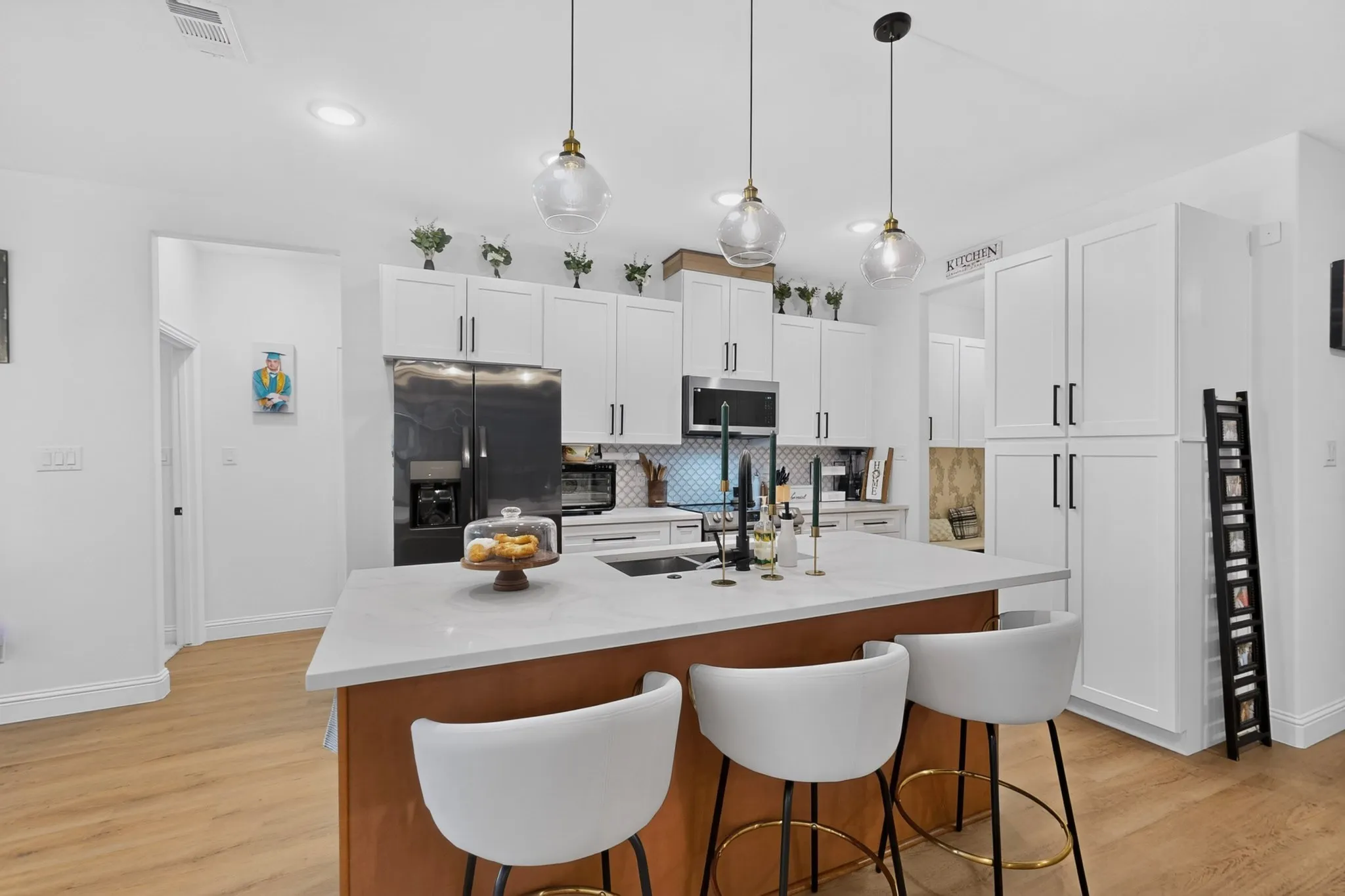 Single Family Residence For Sale in Ellis County , 215 1/2 Aldridge Street, Waxahachie, Texas 75165, 3 Bedroom, 2 Bathroom, 2 Garage spaces, 1,697 Sqft, built in 2022, mls#21356562, Real Estate Agent in Waxahachie, Homes For Sale in Ellis county, Homes For Sale in Waxahachie, Realtor in Waxahachie Texas, Real Estate Brokerage Independent Realty Texas, Luminita Cordes Realtor