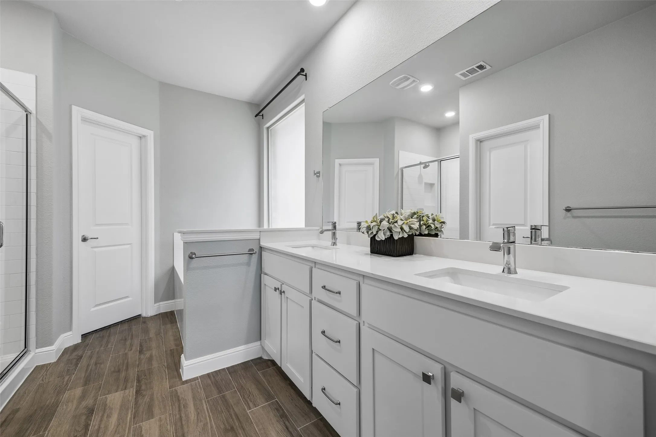 Single Family Residence For Sale in Denton County , 601 Hogan Drive, Denton, Texas 76210, 4 Bedroom, 2 Bathroom, 2 Garage spaces, 2,013 Sqft, built in 2022, mls#21355863, Real Estate Agent in Denton, Homes For Sale in Denton county, Homes For Sale in Denton, Realtor in Denton Texas, Real Estate Brokerage Independent Realty Texas, Luminita Cordes Realtor