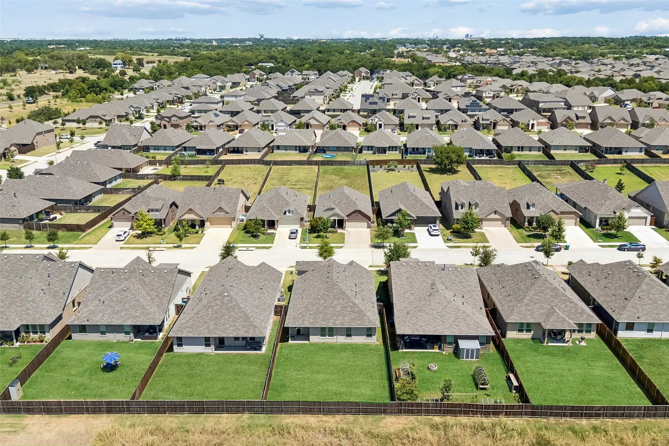 Single Family Residence For Sale in Denton County , 601 Hogan Drive, Denton, Texas 76210, 4 Bedroom, 2 Bathroom, 2 Garage spaces, 2,013 Sqft, built in 2022, mls#21355863, Real Estate Agent in Denton, Homes For Sale in Denton county, Homes For Sale in Denton, Realtor in Denton Texas, Real Estate Brokerage Independent Realty Texas, Luminita Cordes Realtor