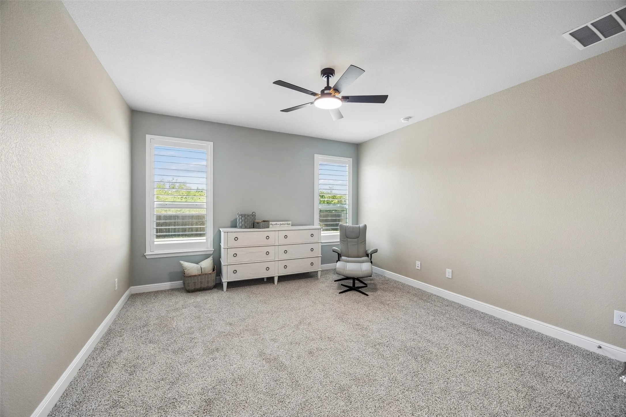 Single Family Residence For Sale in Denton County , 601 Hogan Drive, Denton, Texas 76210, 4 Bedroom, 2 Bathroom, 2 Garage spaces, 2,013 Sqft, built in 2022, mls#21355863, Real Estate Agent in Denton, Homes For Sale in Denton county, Homes For Sale in Denton, Realtor in Denton Texas, Real Estate Brokerage Independent Realty Texas, Luminita Cordes Realtor