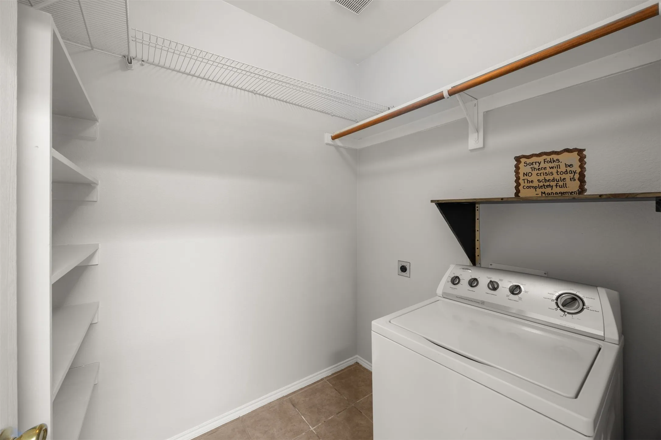 Single Family Residence For Sale in Collin County , 1100 Chesterfield Drive, Mc Kinney, Texas 75071, 3 Bedroom, 3 Bathroom, 2 Garage spaces, 2,176 Sqft, built in 2003, mls#21352676, Real Estate Agent in Mc Kinney, Homes For Sale in Collin county, Homes For Sale in Mc Kinney, Realtor in Mc Kinney Texas, Real Estate Brokerage Independent Realty Texas, Luminita Cordes Realtor