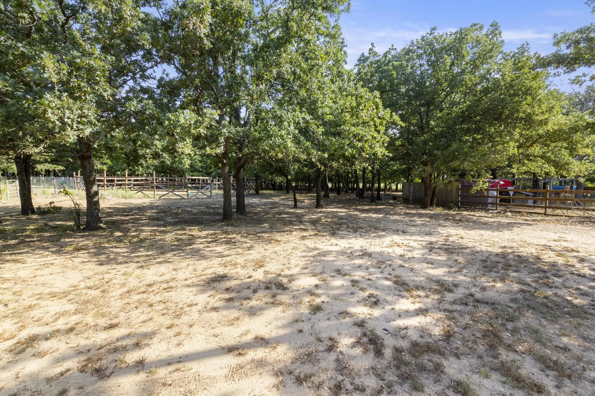 Single Family Residence For Sale in Cooke County , 313 Hogan Lane, Whitesboro, Texas 76273, 3 Bedroom, 2 Bathroom, Garage spaces, 1,232 Sqft, built in 1996, mls#21348731, Real Estate Agent in Whitesboro, Homes For Sale in Cooke county, Homes For Sale in Whitesboro, Realtor in Whitesboro Texas, Real Estate Brokerage Independent Realty Texas, Luminita Cordes Realtor