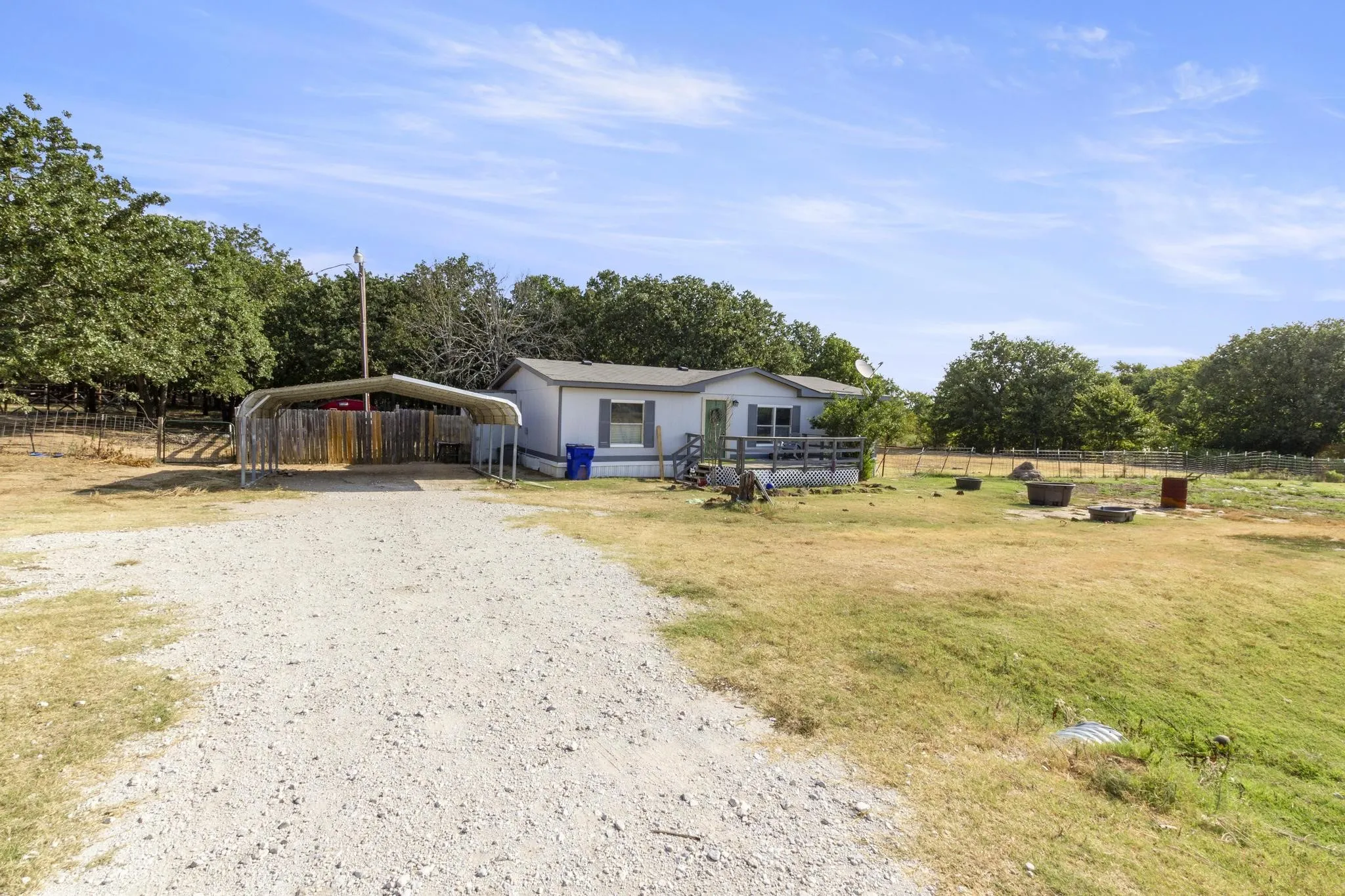 Single Family Residence For Sale in Cooke County , 313 Hogan Lane, Whitesboro, Texas 76273, 3 Bedroom, 2 Bathroom, Garage spaces, 1,232 Sqft, built in 1996, mls#21348731, Real Estate Agent in Whitesboro, Homes For Sale in Cooke county, Homes For Sale in Whitesboro, Realtor in Whitesboro Texas, Real Estate Brokerage Independent Realty Texas, Luminita Cordes Realtor