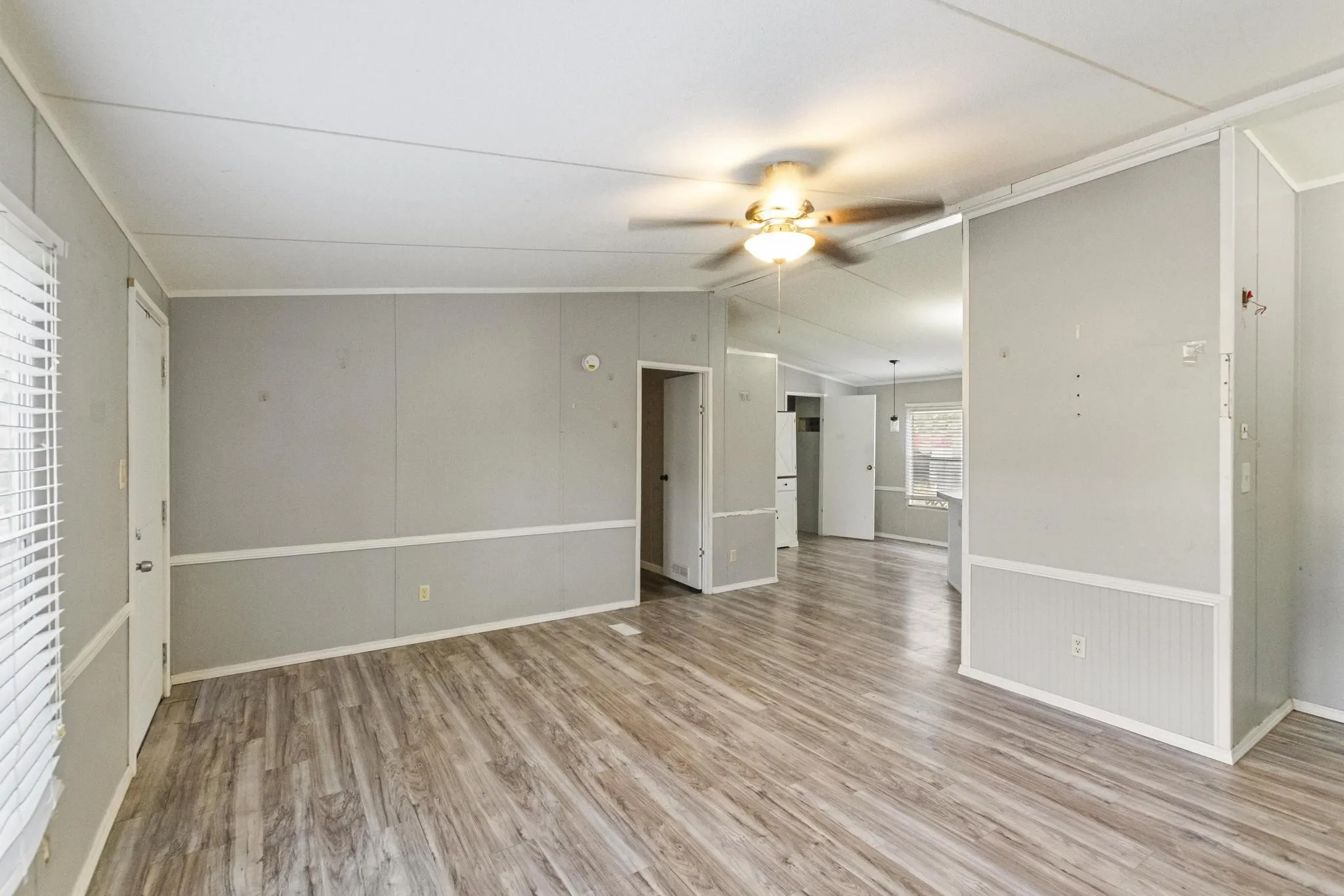Single Family Residence For Sale in Cooke County , 313 Hogan Lane, Whitesboro, Texas 76273, 3 Bedroom, 2 Bathroom, Garage spaces, 1,232 Sqft, built in 1996, mls#21348731, Real Estate Agent in Whitesboro, Homes For Sale in Cooke county, Homes For Sale in Whitesboro, Realtor in Whitesboro Texas, Real Estate Brokerage Independent Realty Texas, Luminita Cordes Realtor