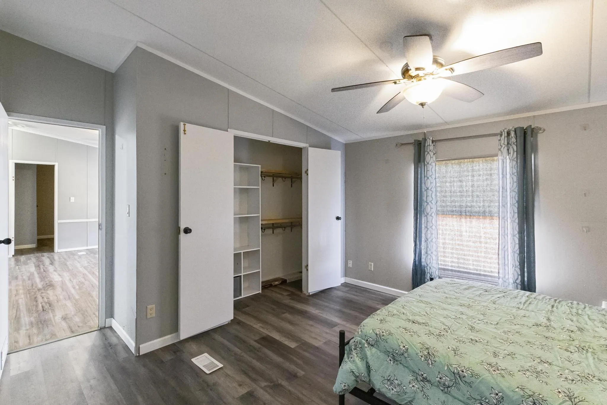 Single Family Residence For Sale in Cooke County , 313 Hogan Lane, Whitesboro, Texas 76273, 3 Bedroom, 2 Bathroom, Garage spaces, 1,232 Sqft, built in 1996, mls#21348731, Real Estate Agent in Whitesboro, Homes For Sale in Cooke county, Homes For Sale in Whitesboro, Realtor in Whitesboro Texas, Real Estate Brokerage Independent Realty Texas, Luminita Cordes Realtor
