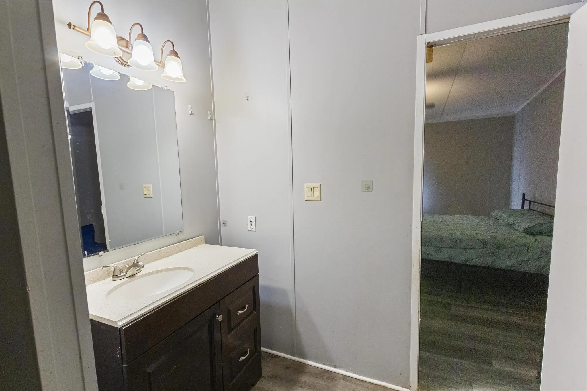 Single Family Residence For Sale in Cooke County , 313 Hogan Lane, Whitesboro, Texas 76273, 3 Bedroom, 2 Bathroom, Garage spaces, 1,232 Sqft, built in 1996, mls#21348731, Real Estate Agent in Whitesboro, Homes For Sale in Cooke county, Homes For Sale in Whitesboro, Realtor in Whitesboro Texas, Real Estate Brokerage Independent Realty Texas, Luminita Cordes Realtor