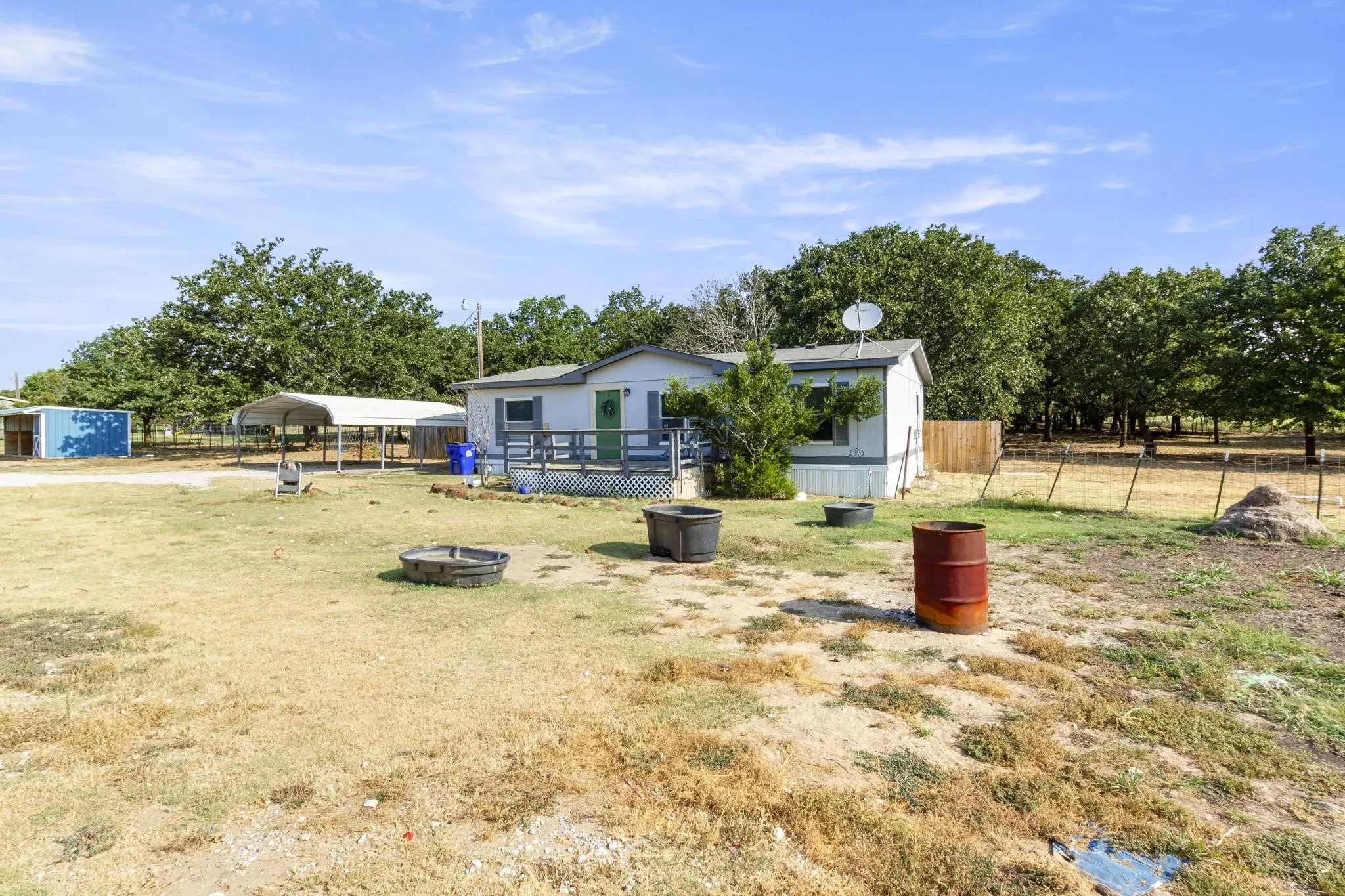 Single Family Residence For Sale in Cooke County , 313 Hogan Lane, Whitesboro, Texas 76273, 3 Bedroom, 2 Bathroom, Garage spaces, 1,232 Sqft, built in 1996, mls#21348731, Real Estate Agent in Whitesboro, Homes For Sale in Cooke county, Homes For Sale in Whitesboro, Realtor in Whitesboro Texas, Real Estate Brokerage Independent Realty Texas, Luminita Cordes Realtor