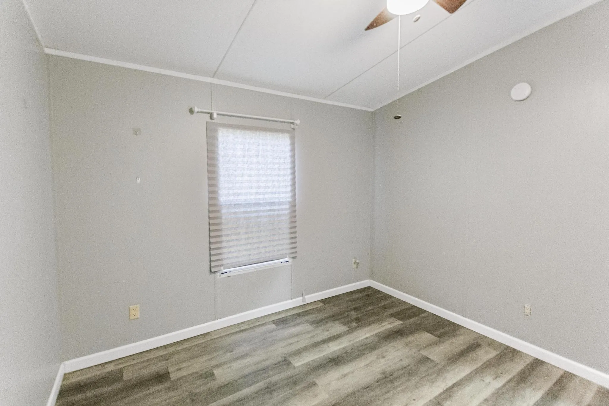 Single Family Residence For Sale in Cooke County , 313 Hogan Lane, Whitesboro, Texas 76273, 3 Bedroom, 2 Bathroom, Garage spaces, 1,232 Sqft, built in 1996, mls#21348731, Real Estate Agent in Whitesboro, Homes For Sale in Cooke county, Homes For Sale in Whitesboro, Realtor in Whitesboro Texas, Real Estate Brokerage Independent Realty Texas, Luminita Cordes Realtor