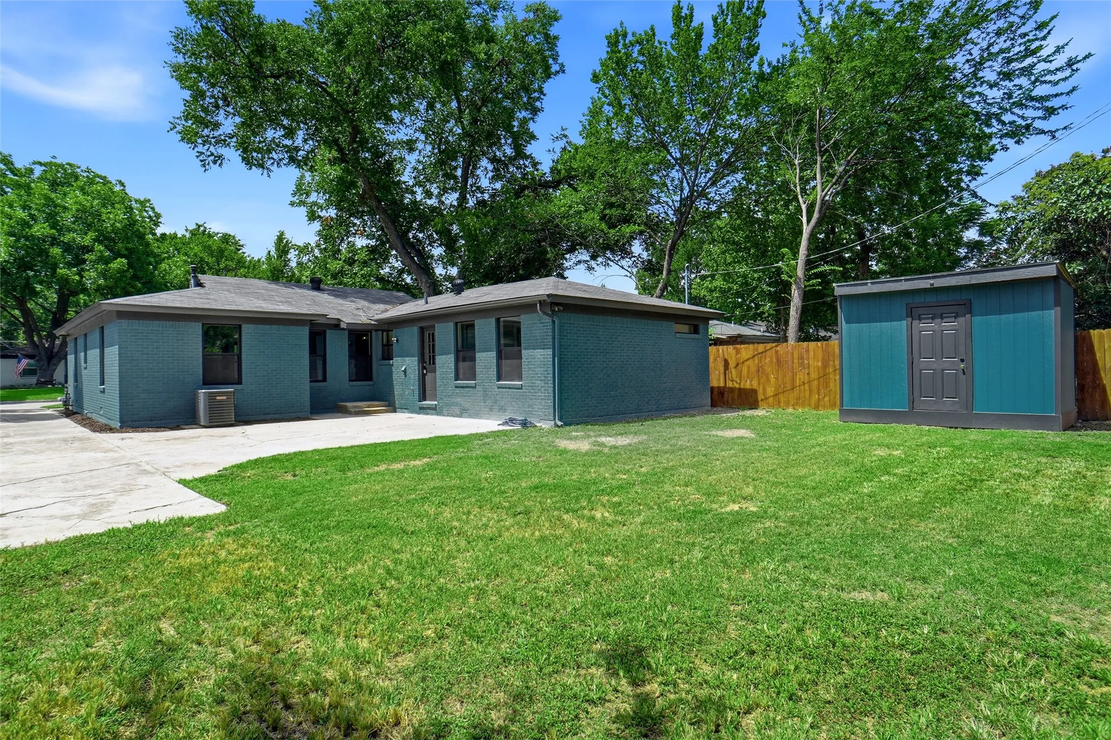 Single Family Residence For Sale in Tarrant County , 5452 Santa Barbara Avenue, Fort Worth, Texas 76114, 4 Bedroom, 3 Bathroom, Garage spaces, 1,806 Sqft, built in 1956, mls#21357003, Real Estate Agent in Fort Worth, Homes For Sale in Tarrant county, Homes For Sale in Fort Worth, Realtor in Fort Worth Texas, Real Estate Brokerage Independent Realty Texas, Luminita Cordes Realtor