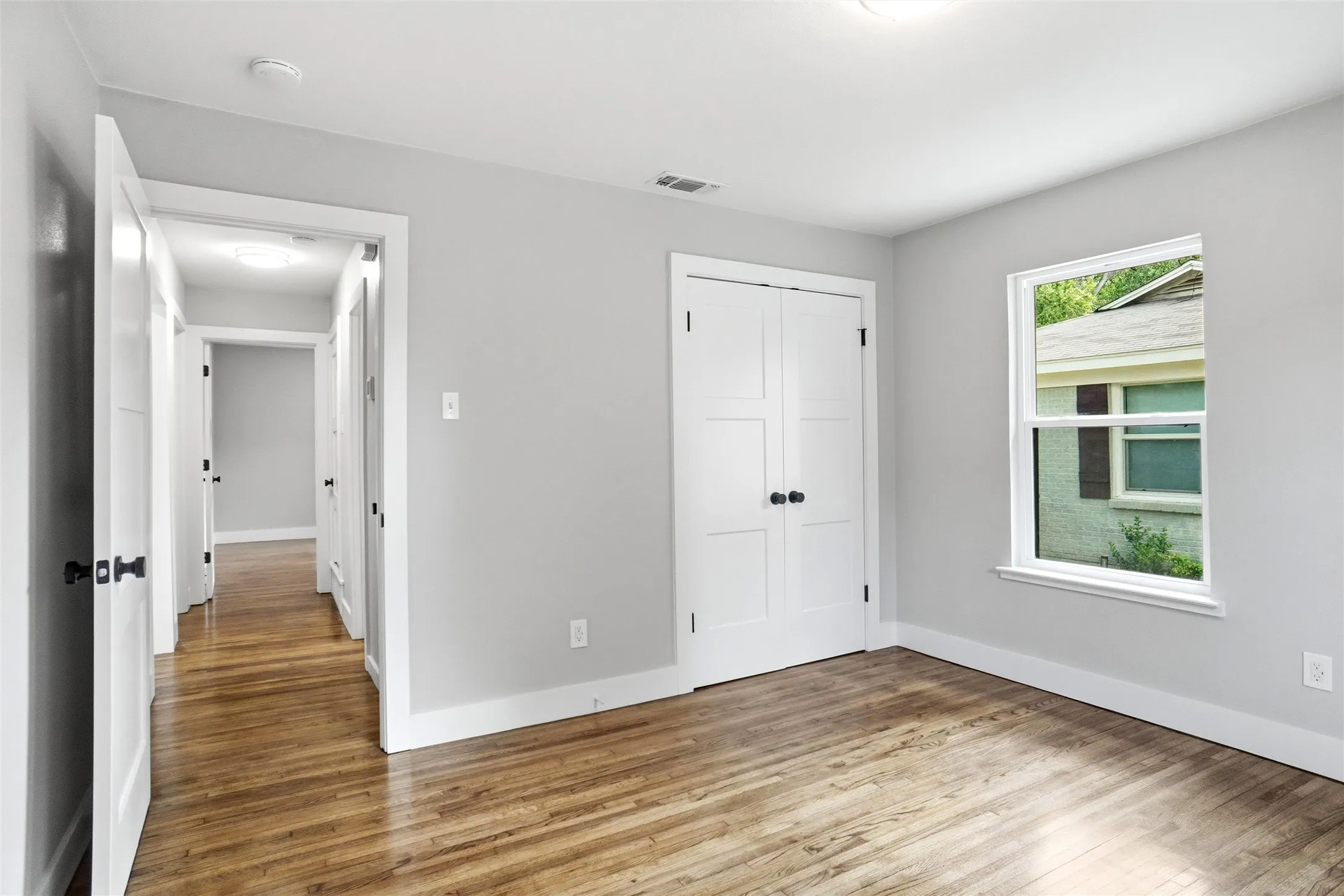 Single Family Residence For Sale in Tarrant County , 5452 Santa Barbara Avenue, Fort Worth, Texas 76114, 4 Bedroom, 3 Bathroom, Garage spaces, 1,806 Sqft, built in 1956, mls#21357003, Real Estate Agent in Fort Worth, Homes For Sale in Tarrant county, Homes For Sale in Fort Worth, Realtor in Fort Worth Texas, Real Estate Brokerage Independent Realty Texas, Luminita Cordes Realtor
